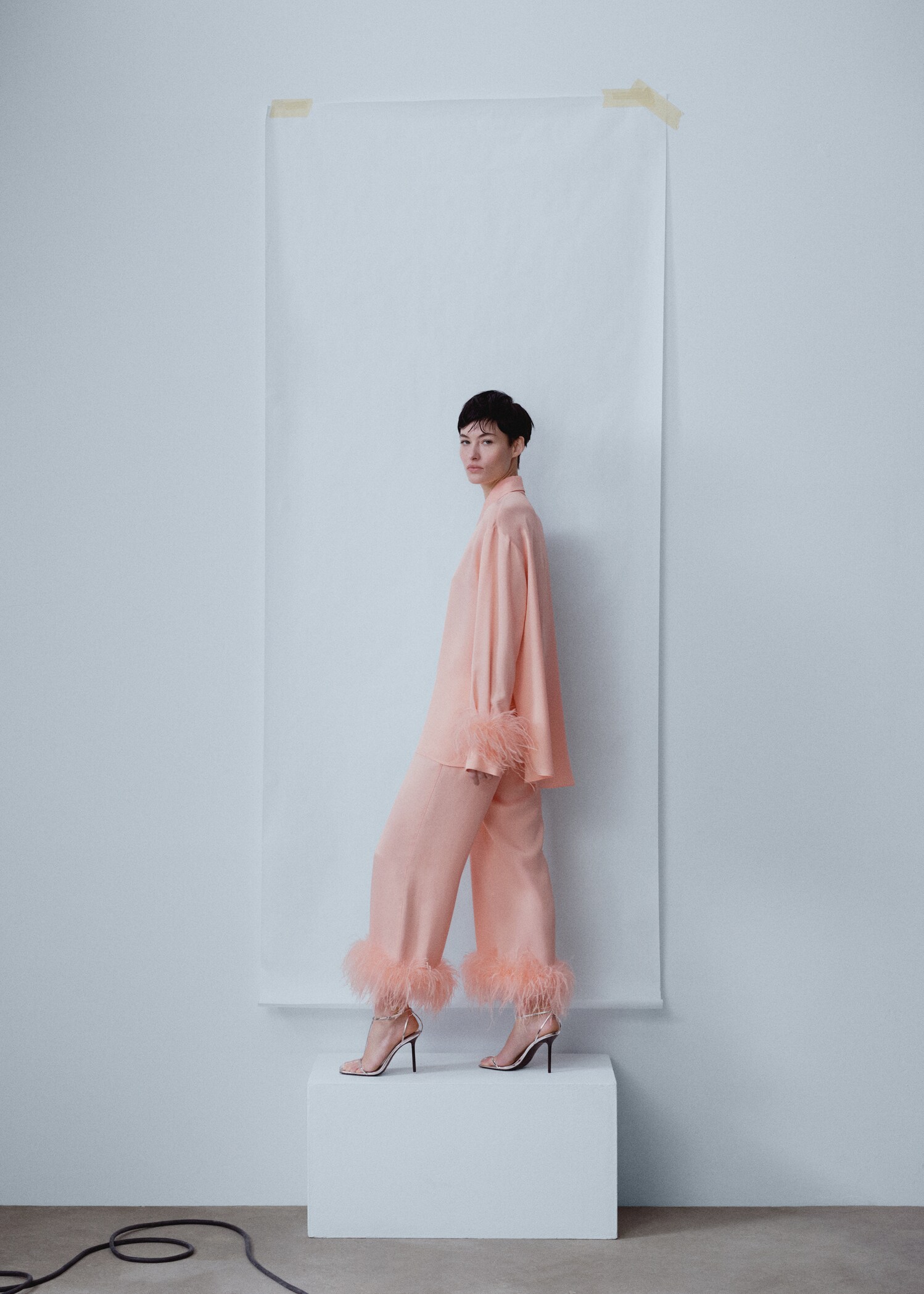 Satin shirt with feather detail - Details of the article 4