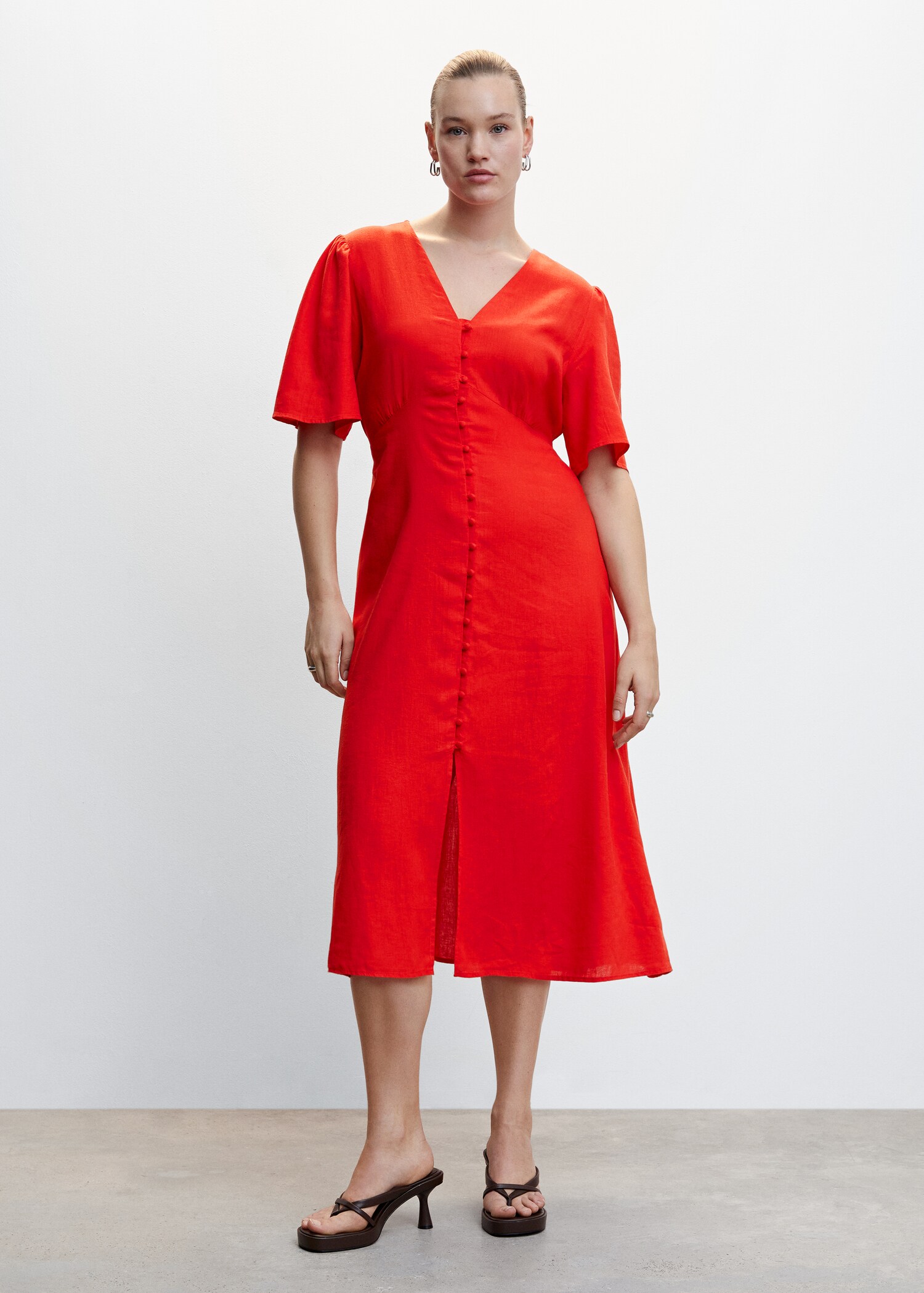 Buttoned linen-blend dress - Details of the article 3