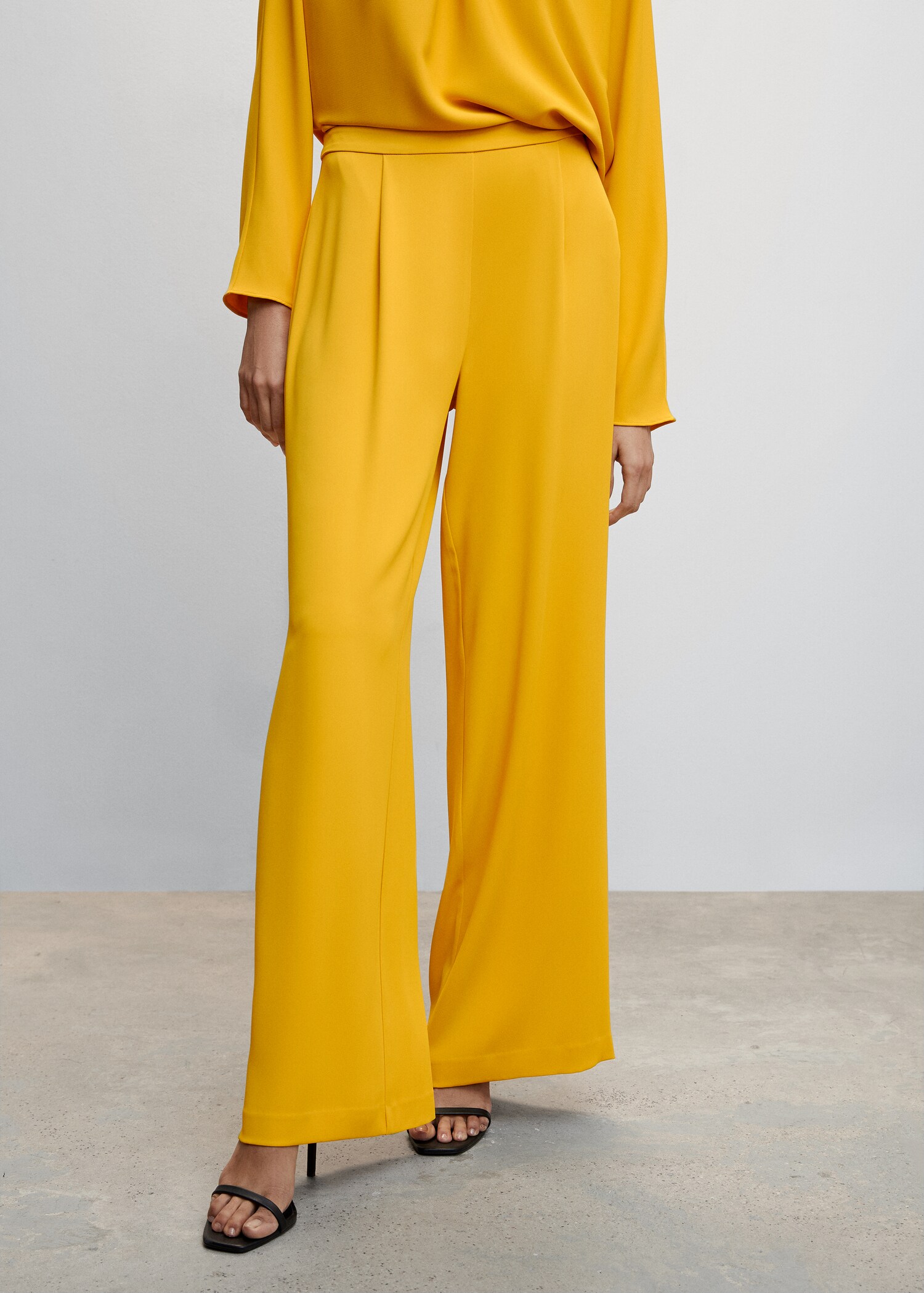 Pantalon palazzo à pinces - Plan moyen