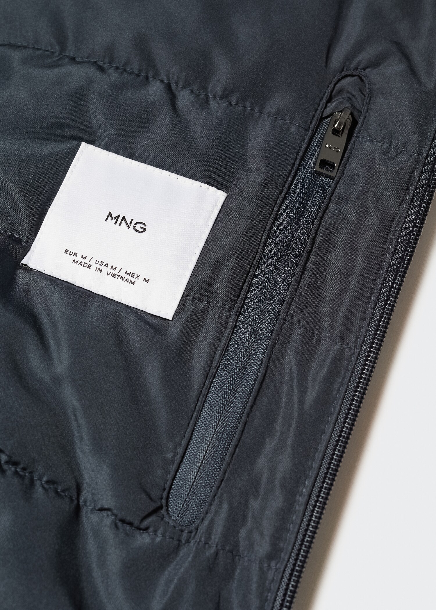Raincoat hooded jacket - Details of the article 8