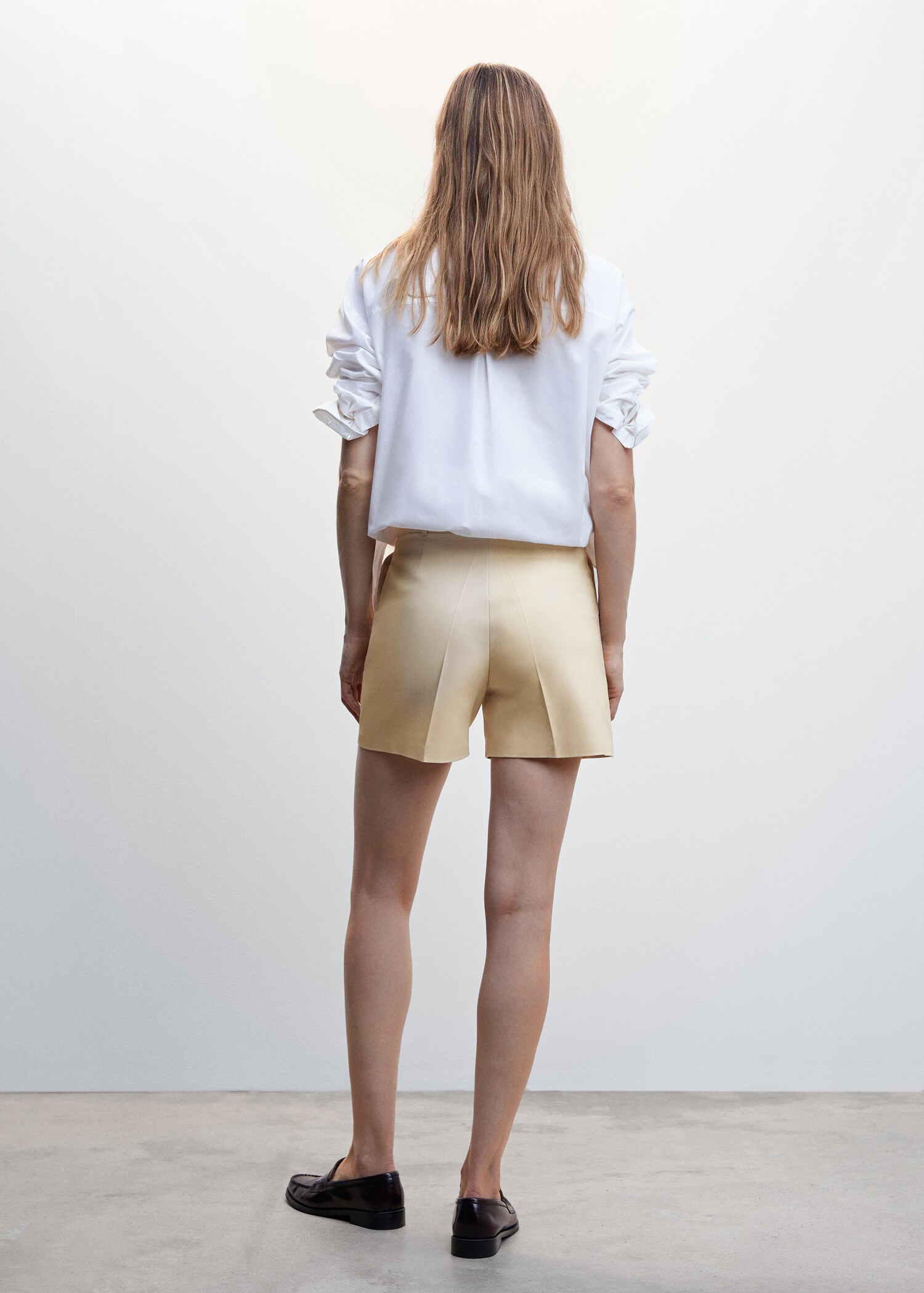 Shorts rectos tiro alto - Reverso del artículo
