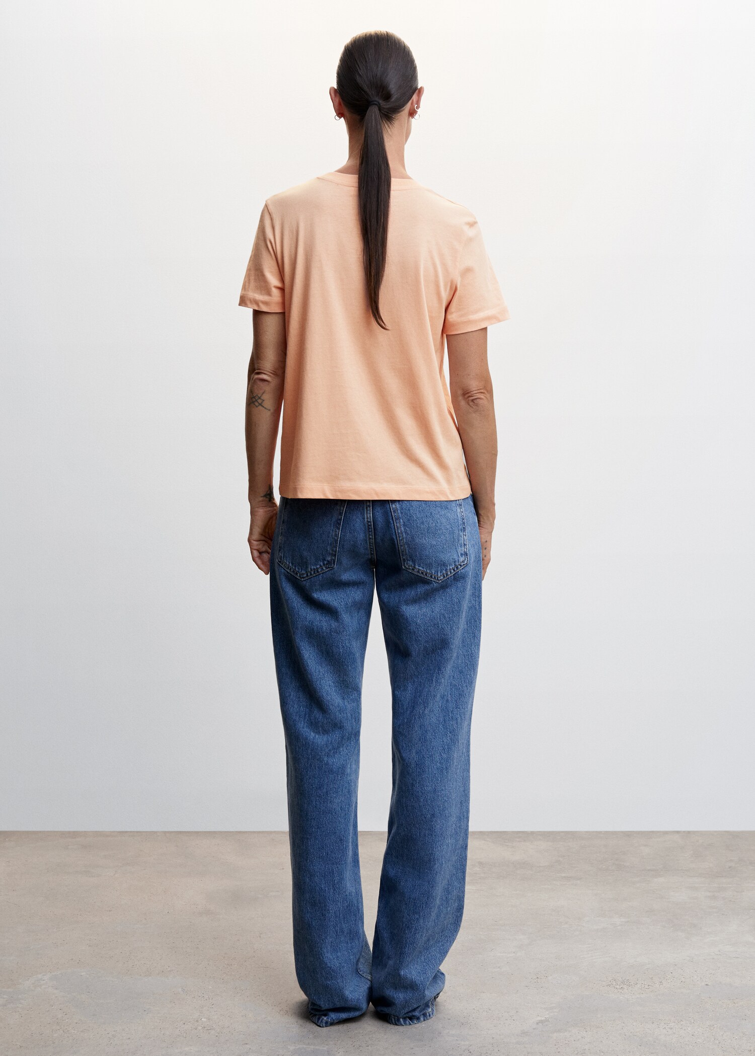 Camiseta algodón cuello redondo - Reverso del artículo