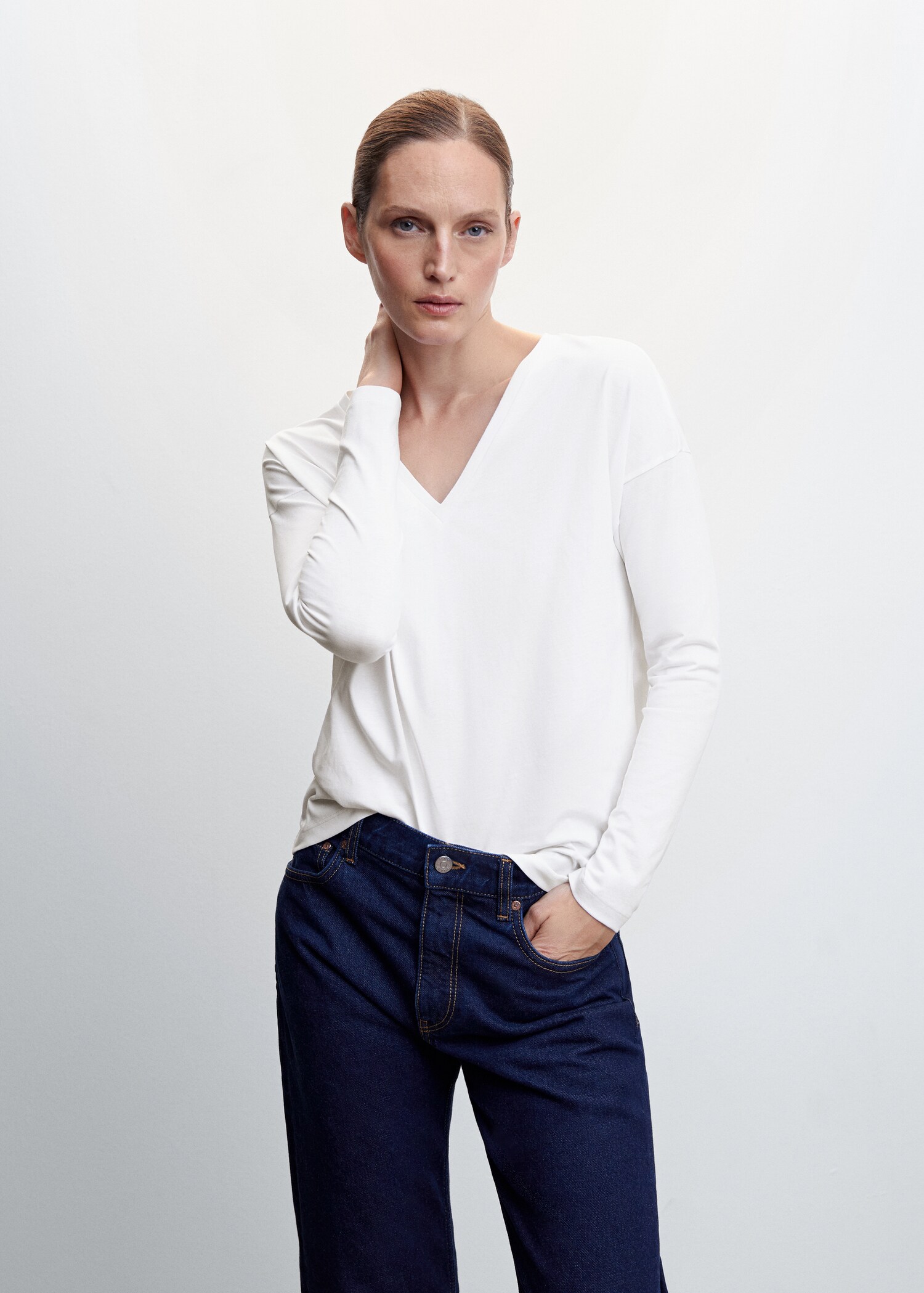V-neck cotton T-shirt - Medium plane
