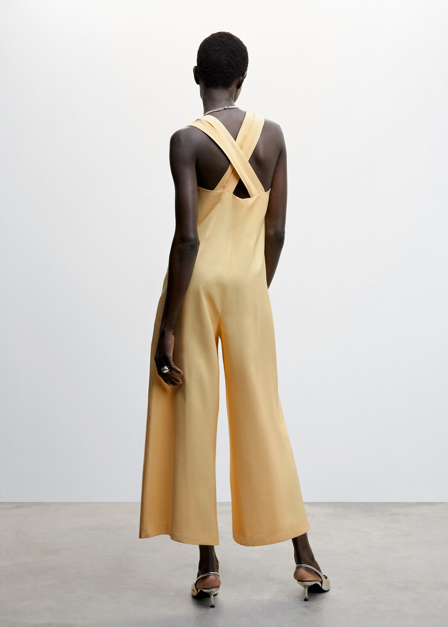 Jumpsuit met gekruiste rug - Achterkant van het artikel