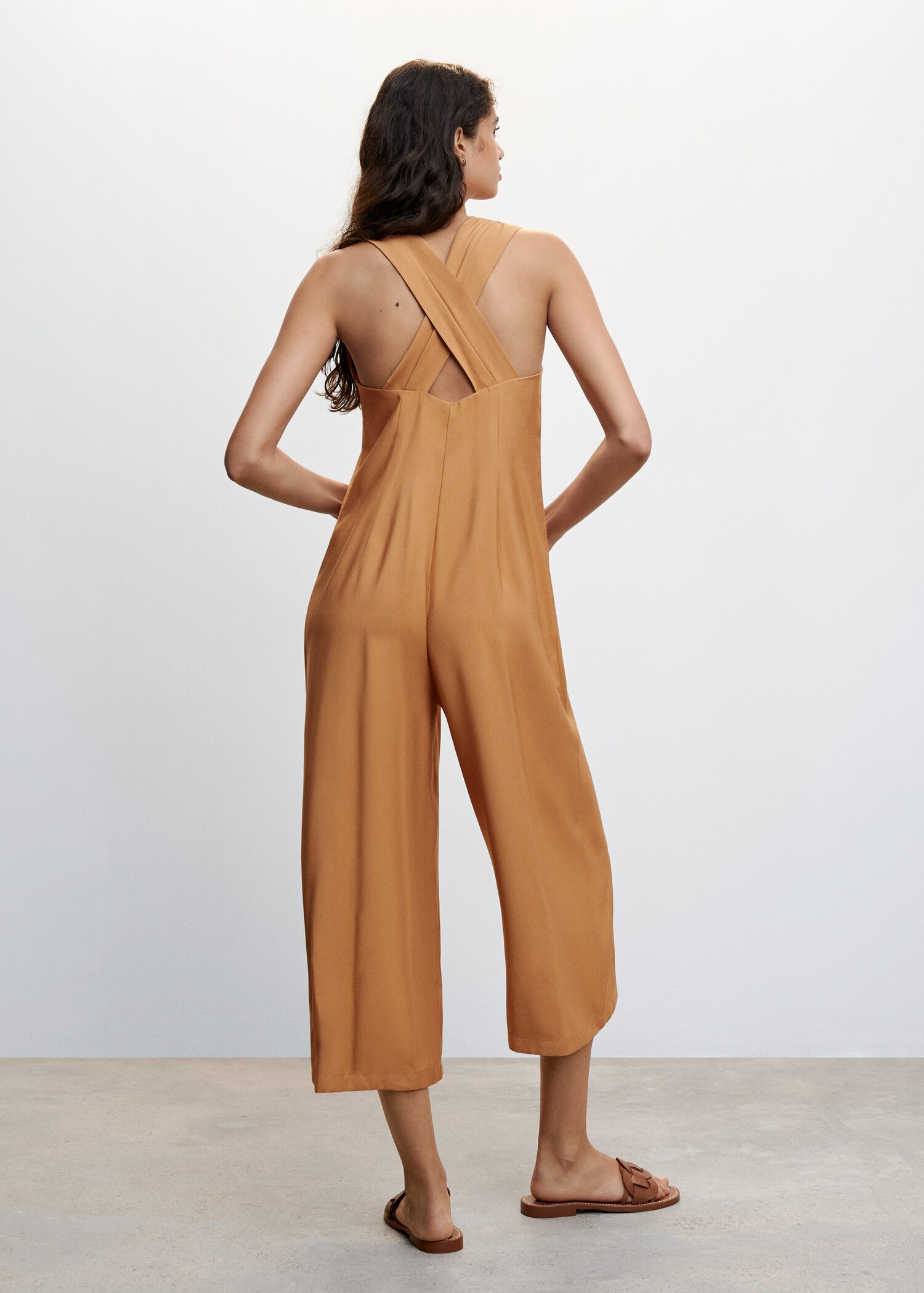 Jumpsuit met gekruiste rug - Achterkant van het artikel