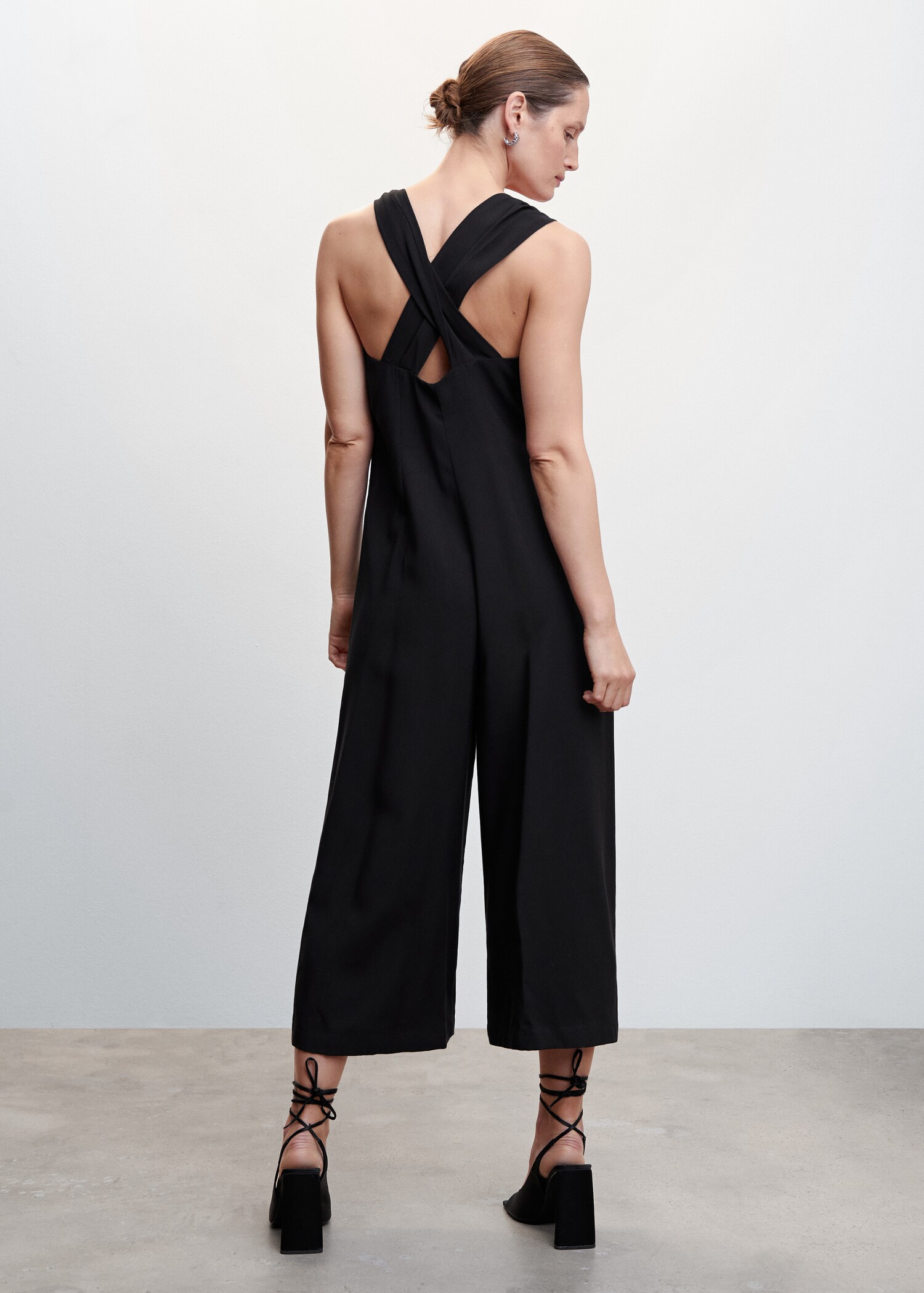 Jumpsuit met gekruiste rug - Achterkant van het artikel