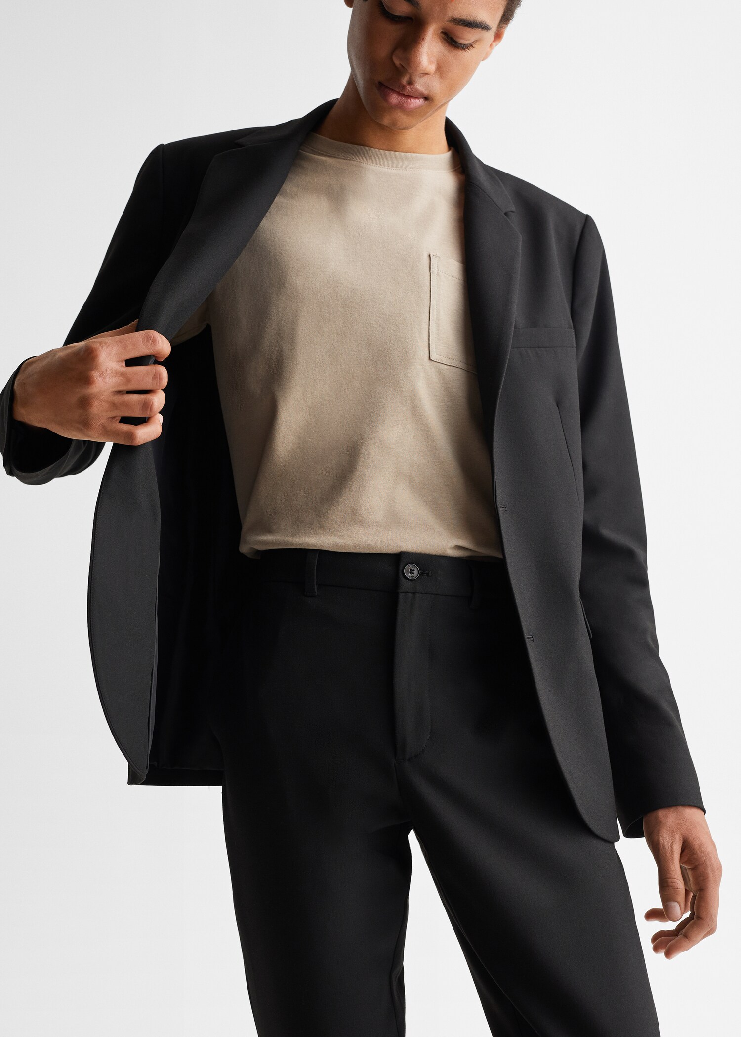 Pantalón traje slim fit - Plano medio