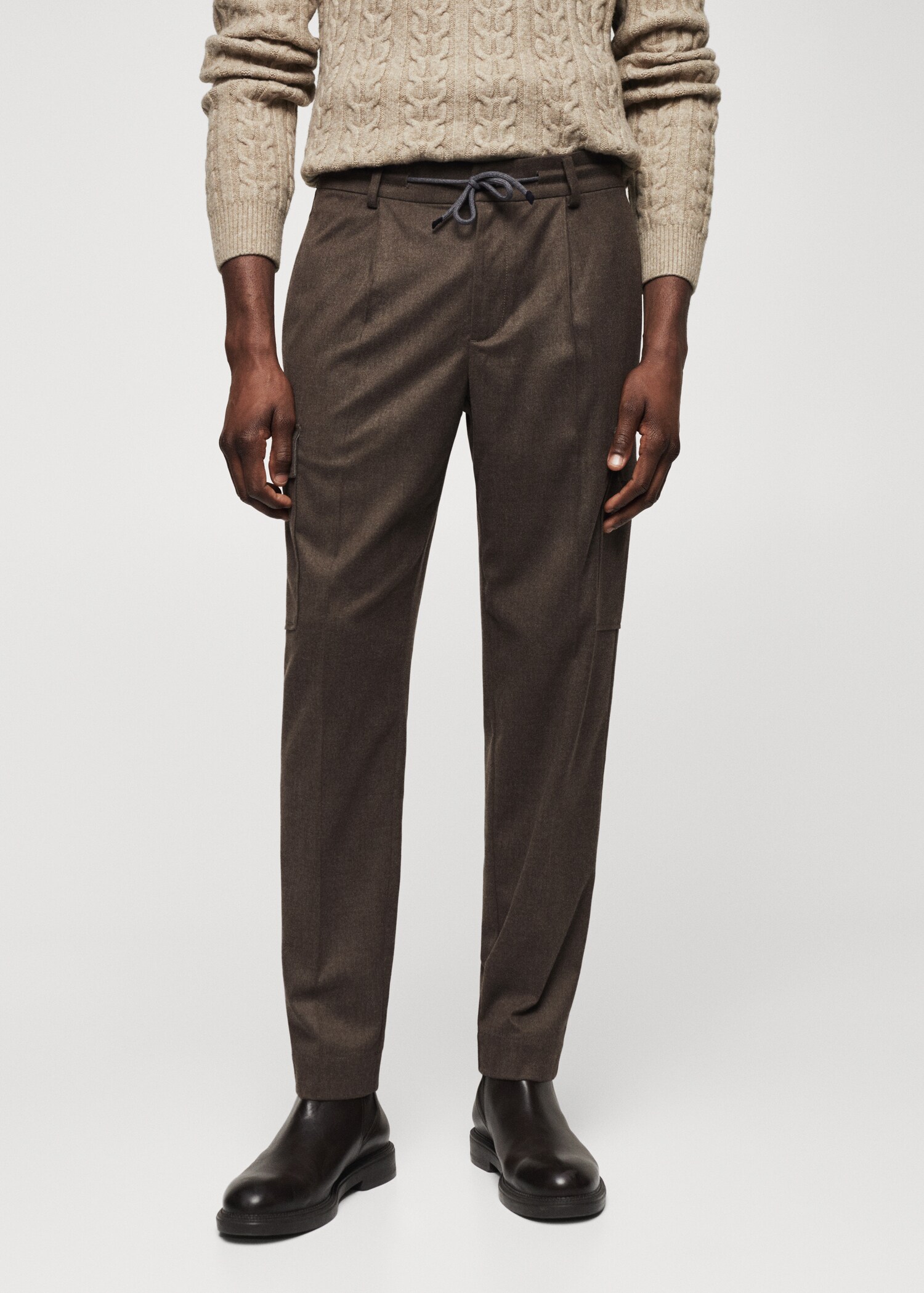 Pantalon cargo texturé - Plan moyen