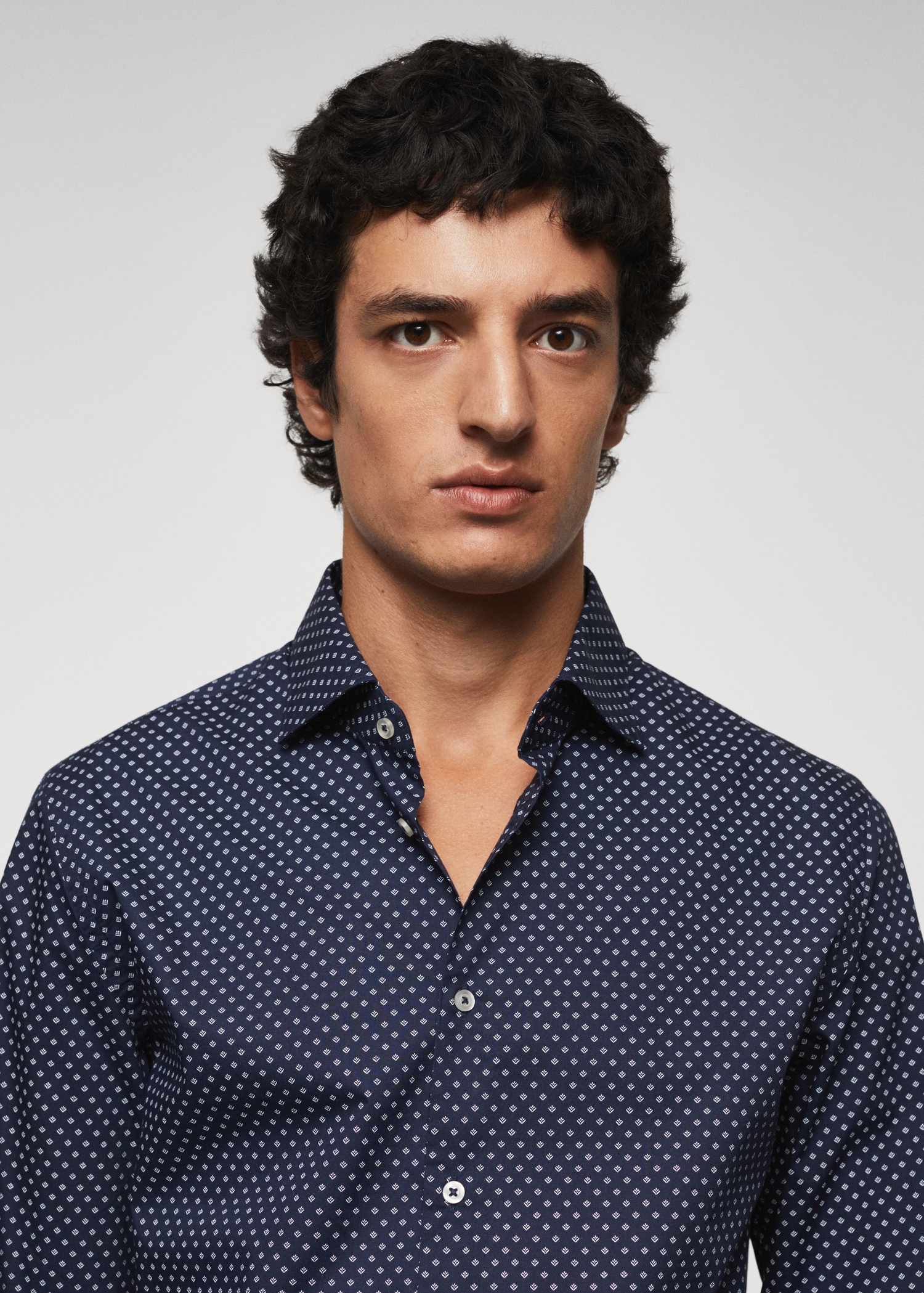 Slim-fit printed shirt - Details of the article 1