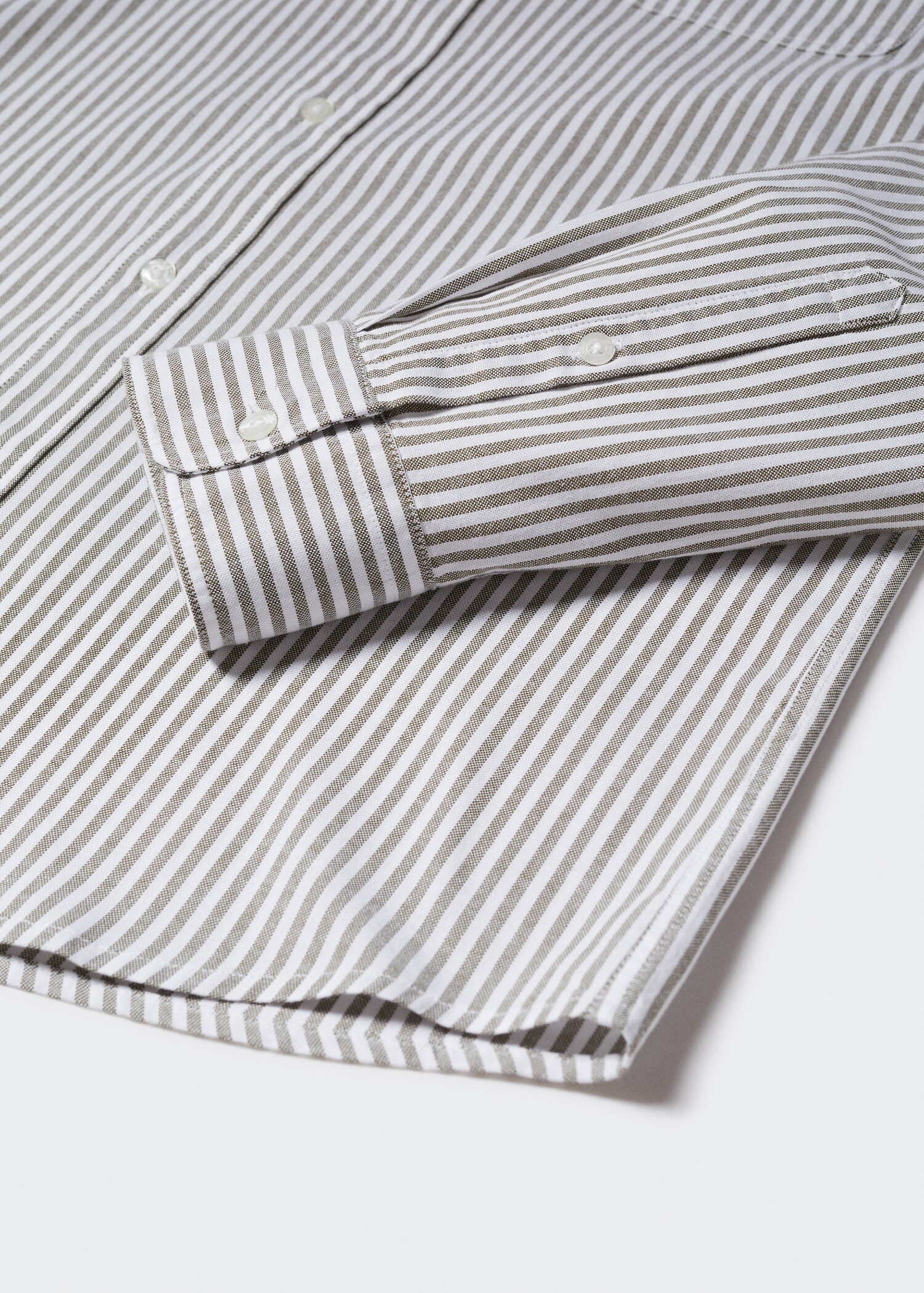 Camisa regular fit de algodão às riscas - Pormenor do artigo 8
