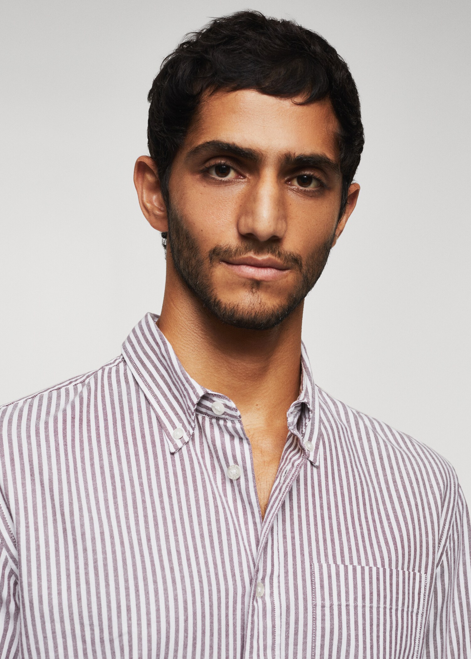 Camisa regular fit de algodão às riscas - Pormenor do artigo 1