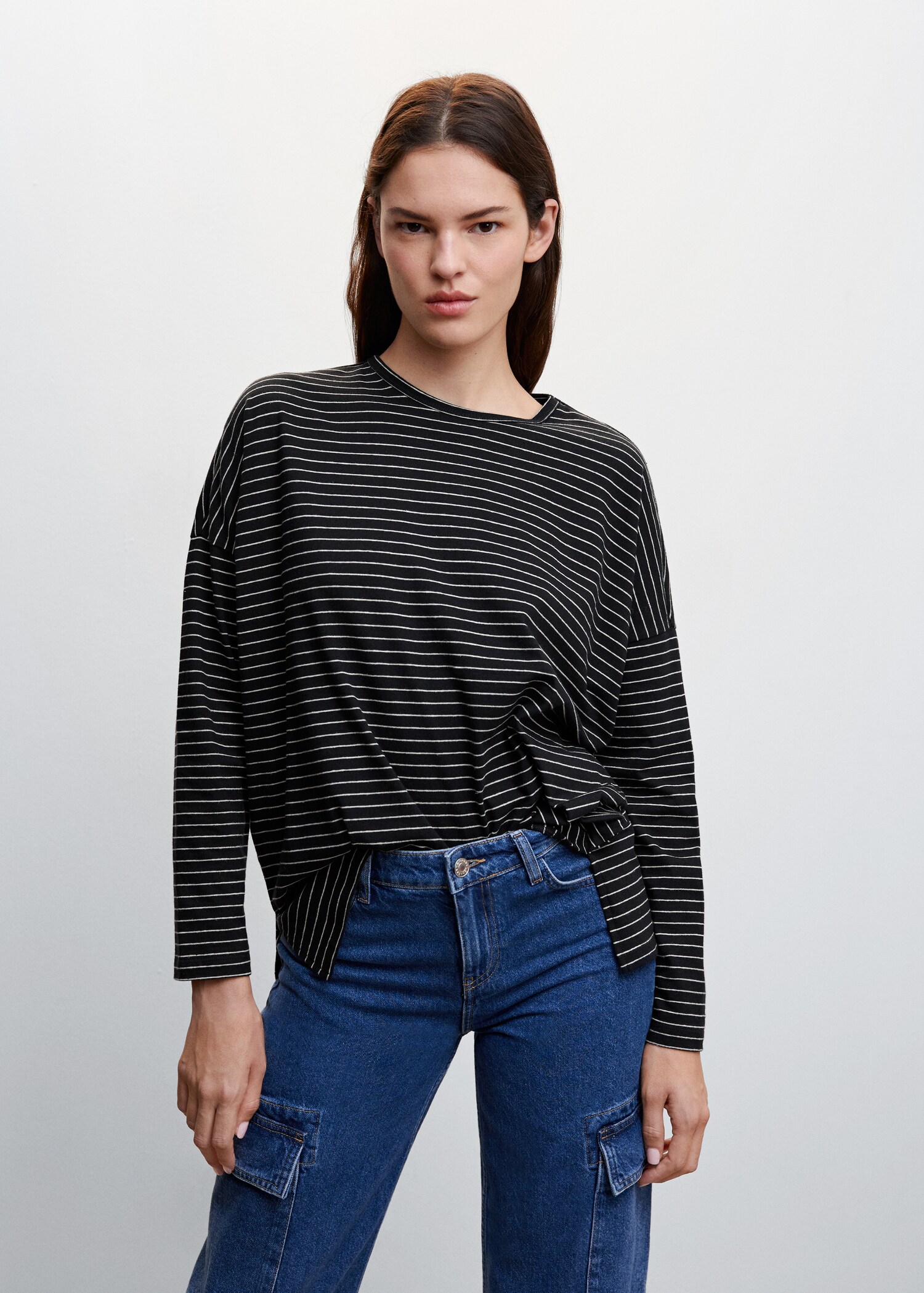 T-shirt manches longues oversize - Plan moyen
