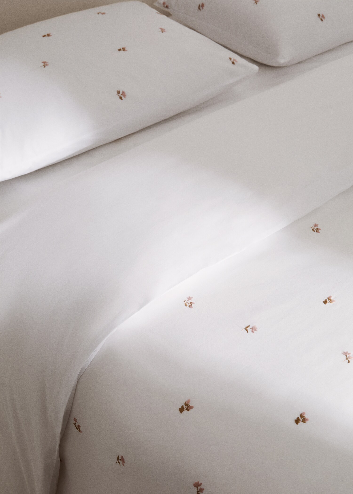 Bettbezug mit Blumenstickerei für 150/160 cm Bett - Detail des Artikels 9