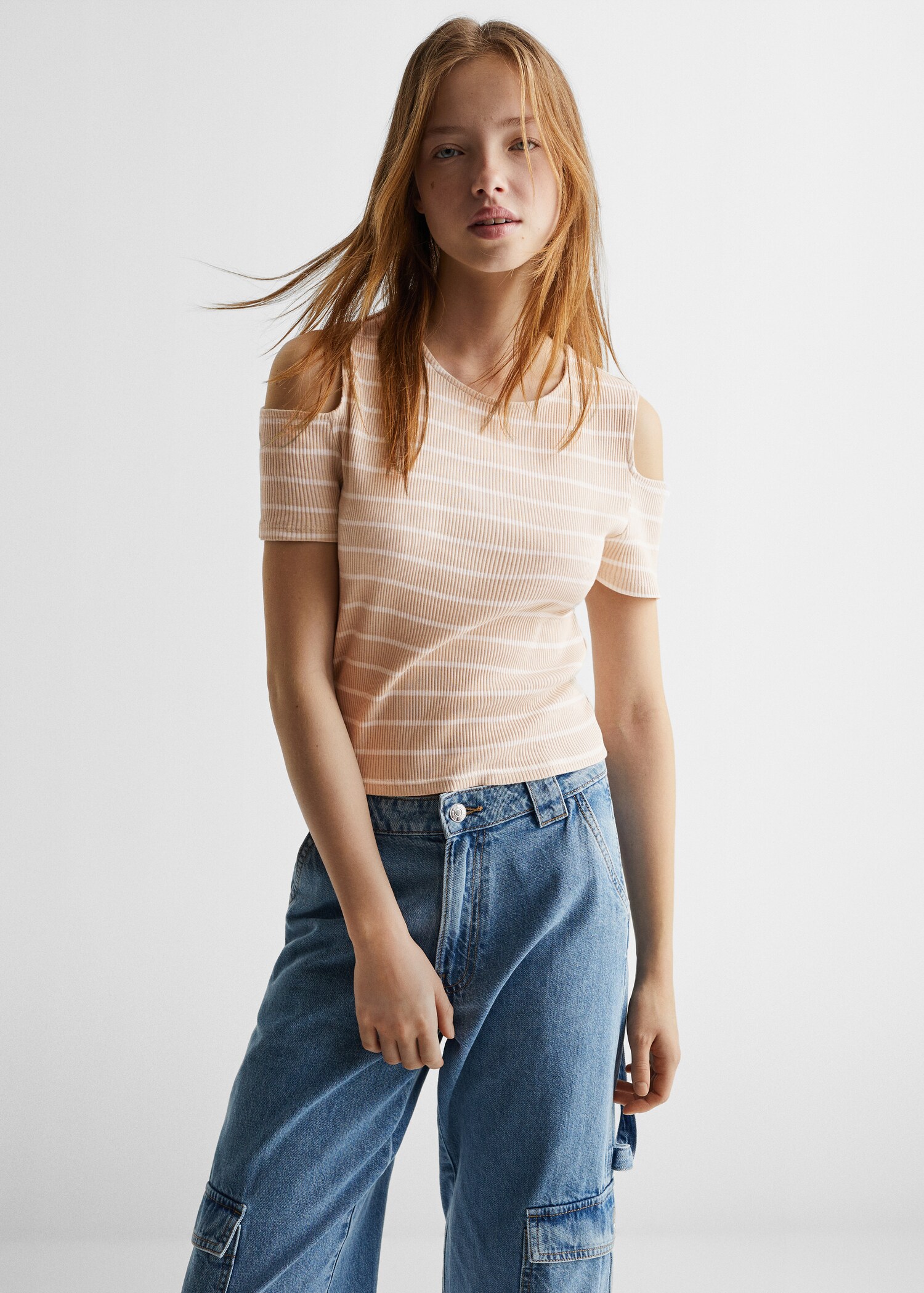 Cotton t-shirt with shoulder opening  - Medium plane
