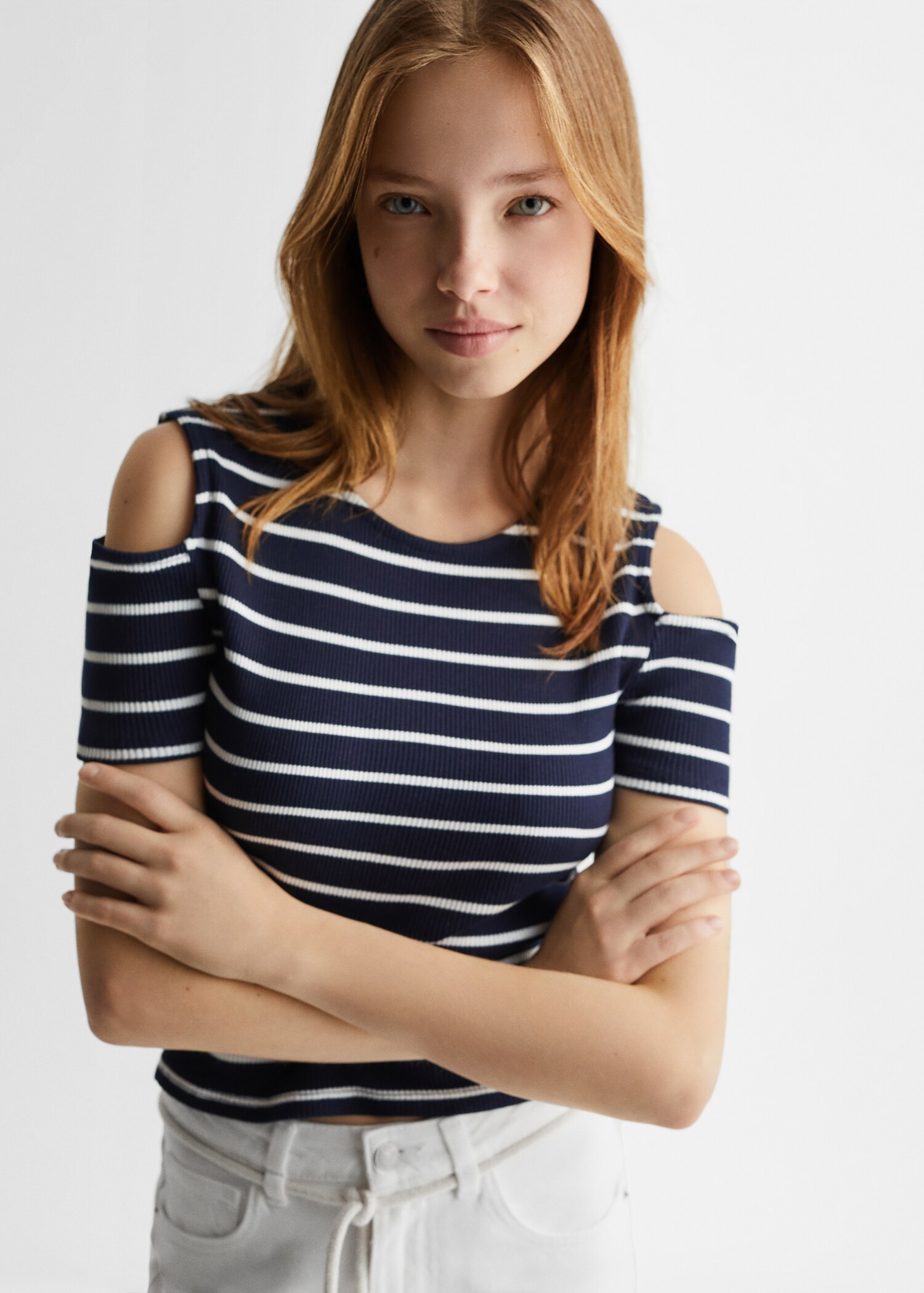 Cotton t-shirt with shoulder opening  - Details of the article 2