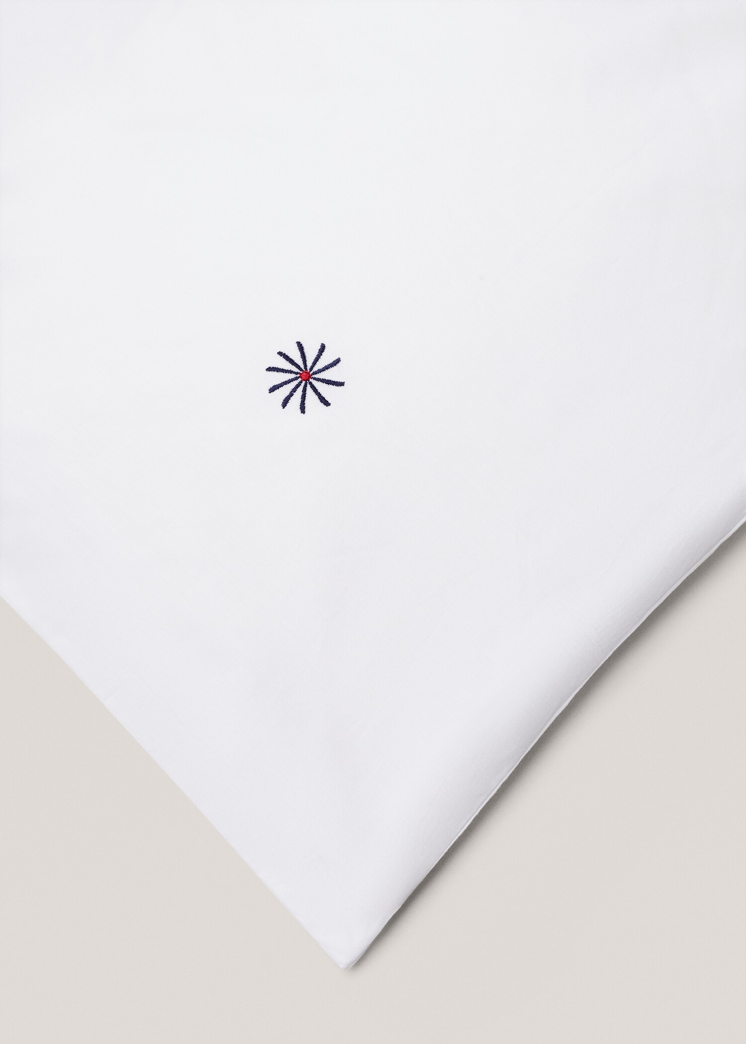 Embroidered duvet cover Superking bed - Details of the article 3