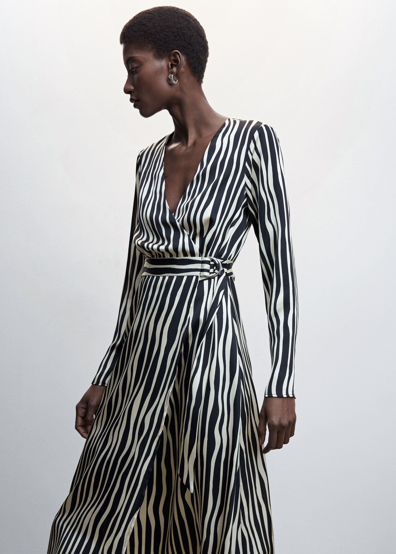 Vestido midi rayas - Plano medio