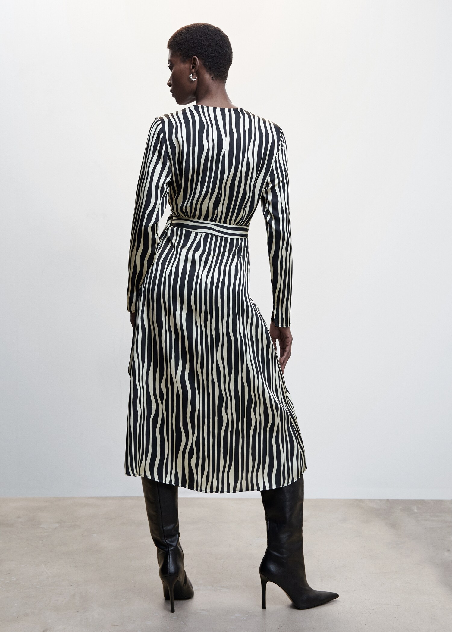 Vestido midi rayas - Reverso del artículo