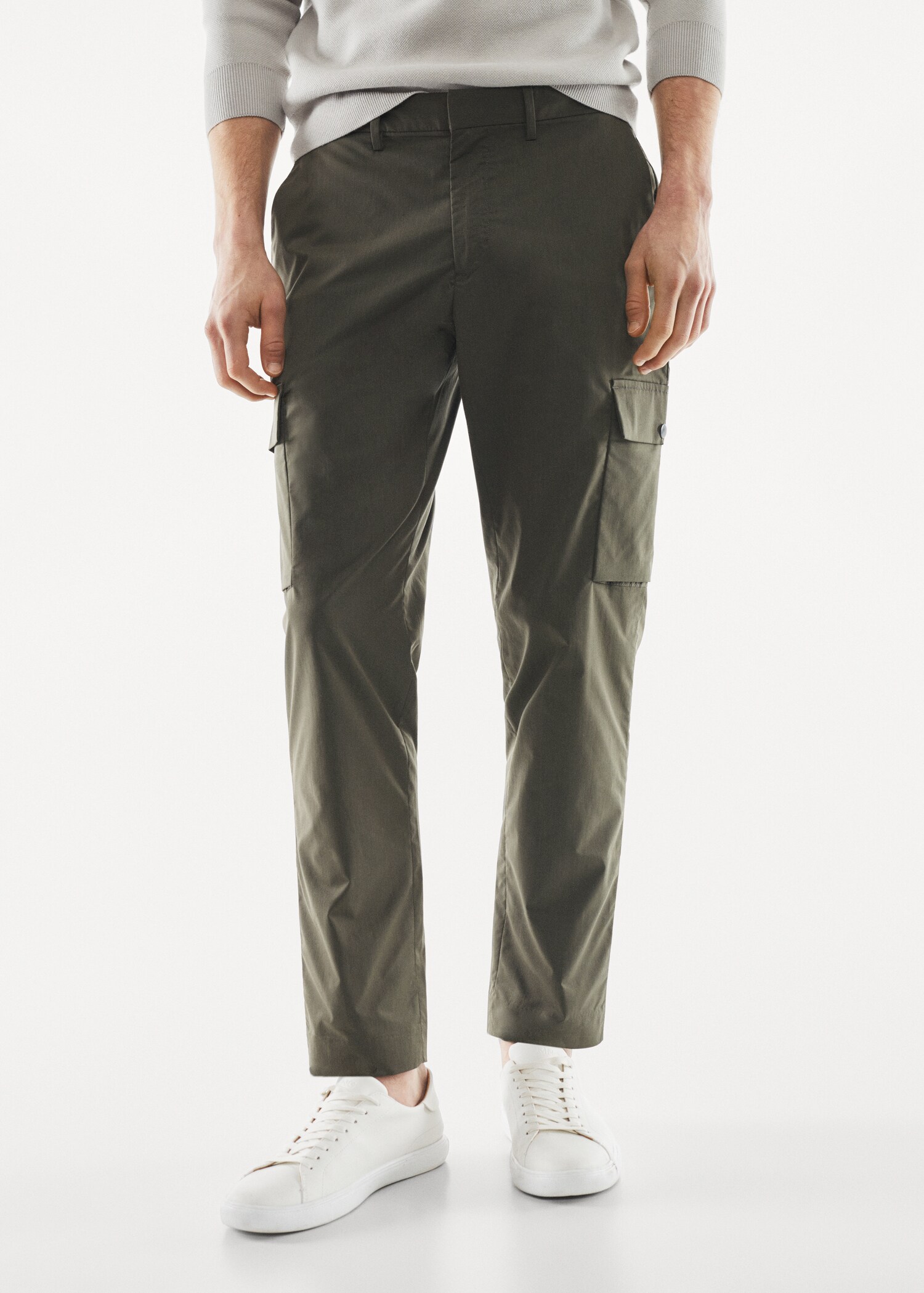 Pantalon cargo tissu technique infroissable - Plan moyen