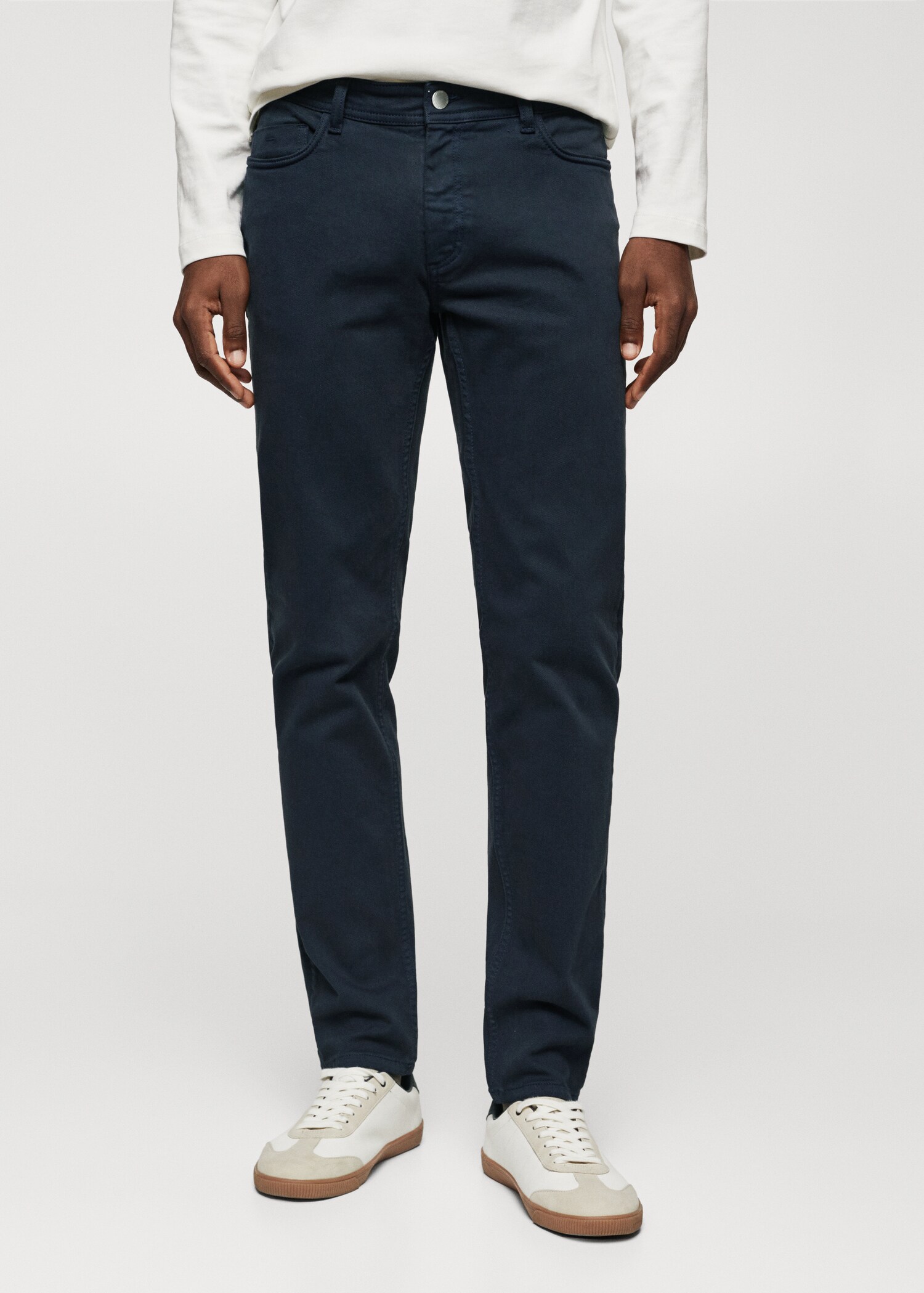 Jeans slim fit de cor - Plano médio