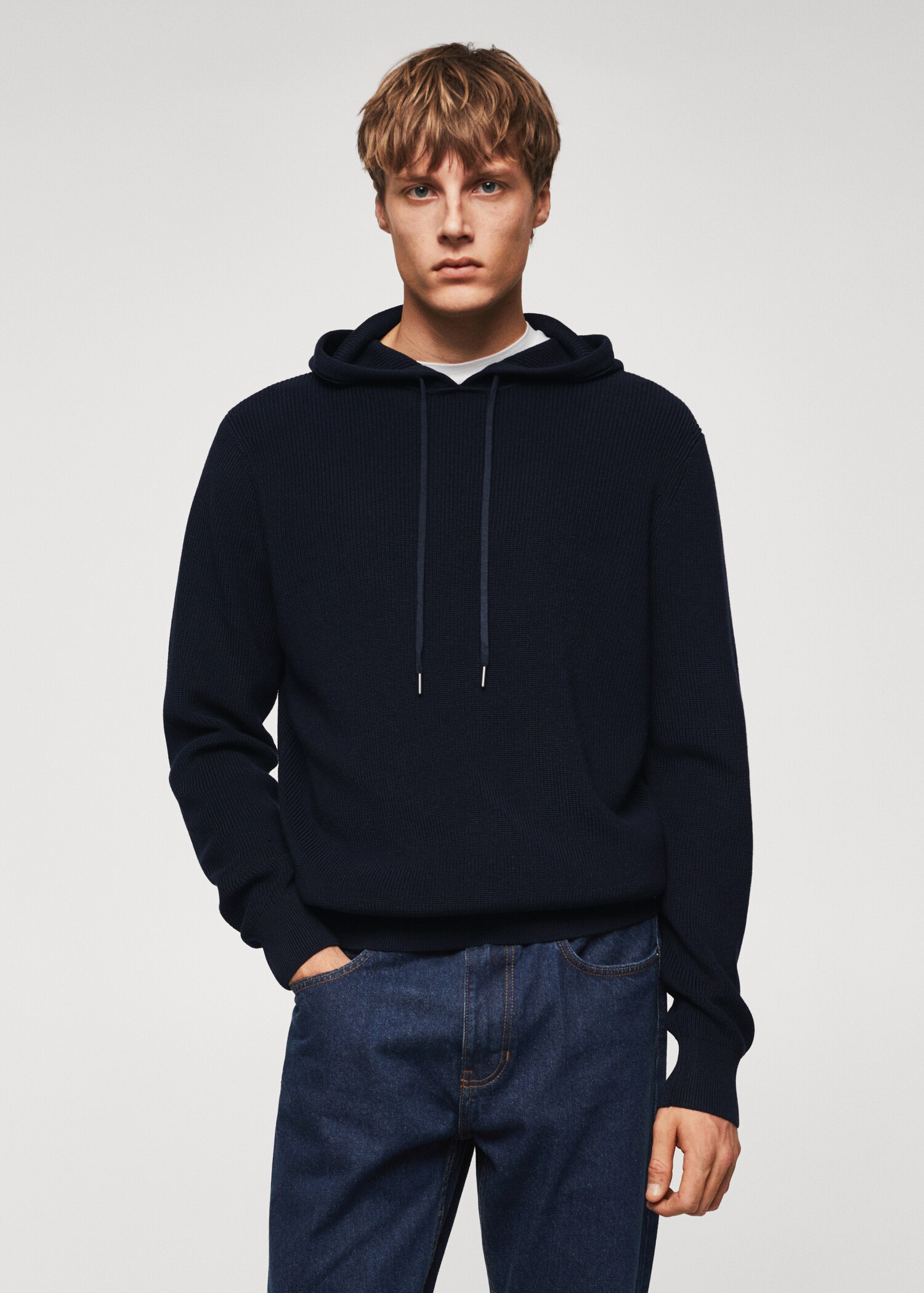 Pull-over capuche structuré - Plan moyen