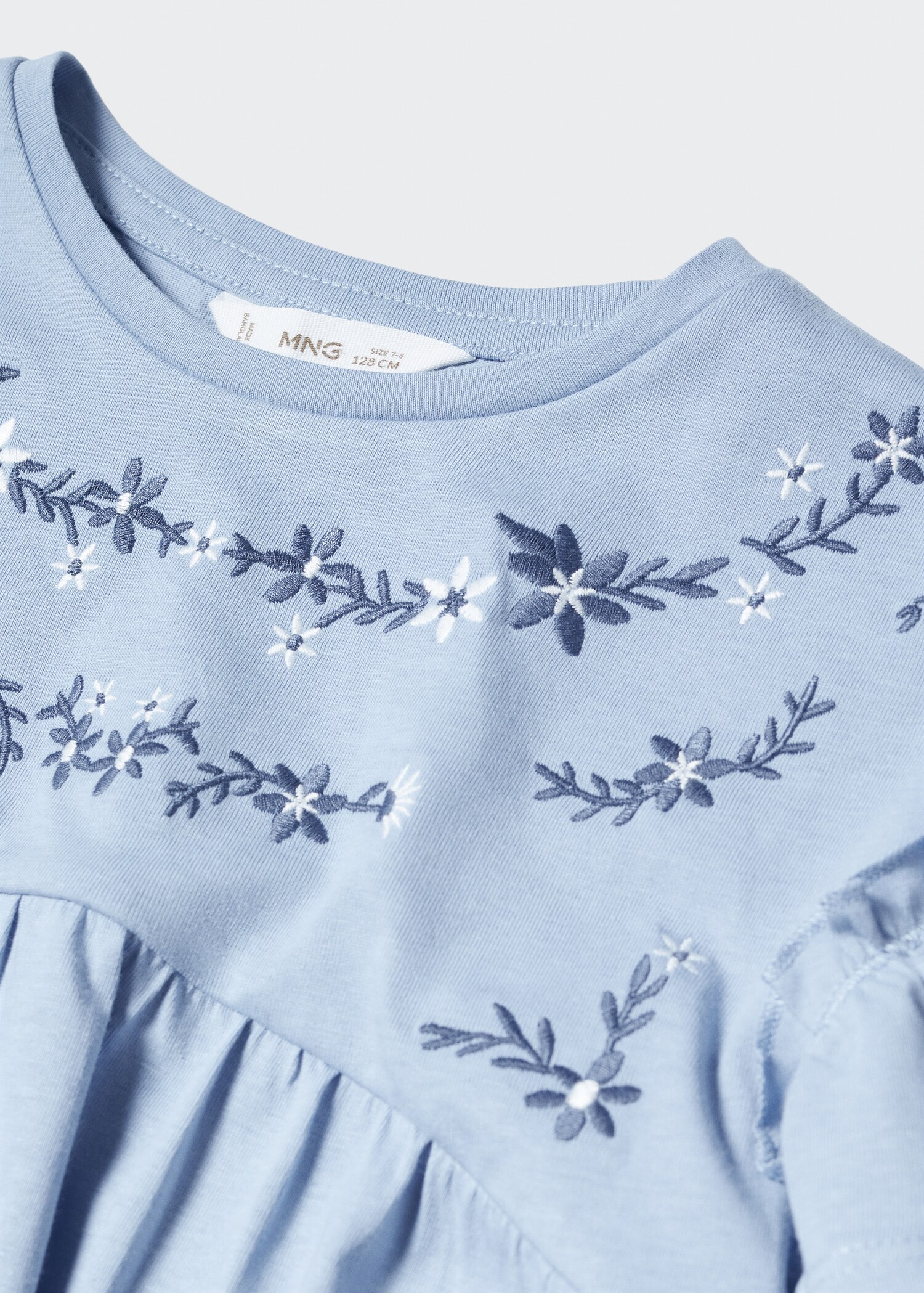 Embroidered flowers T-shirt - Details of the article 8