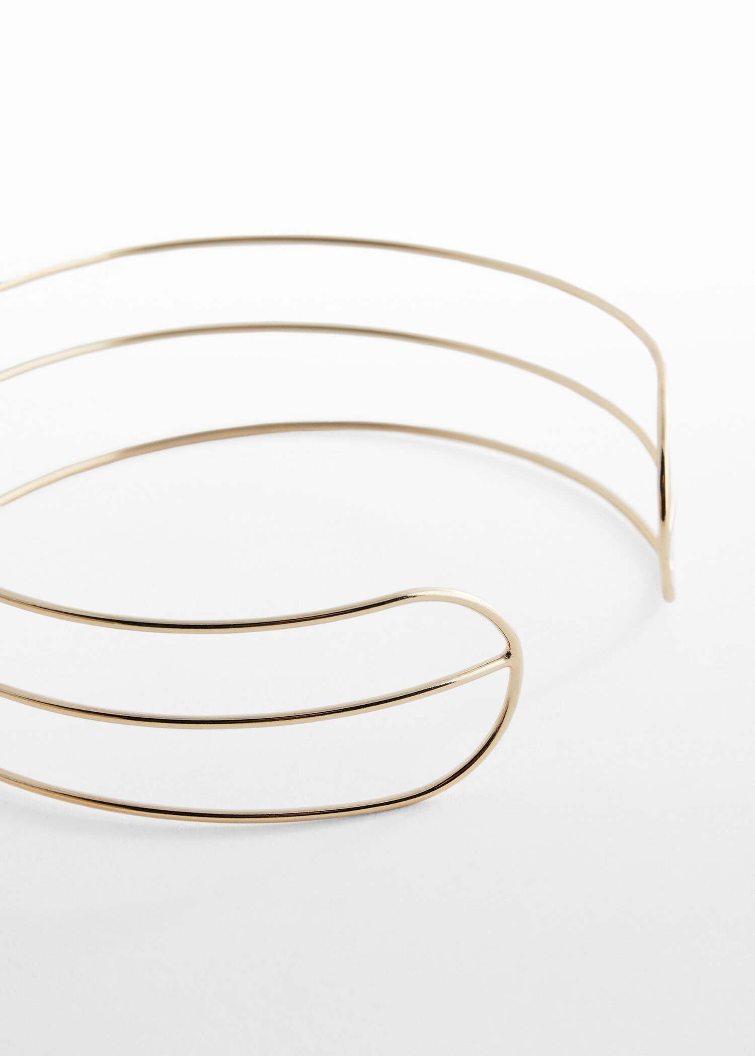 Naszyjnik choker - Plan średni