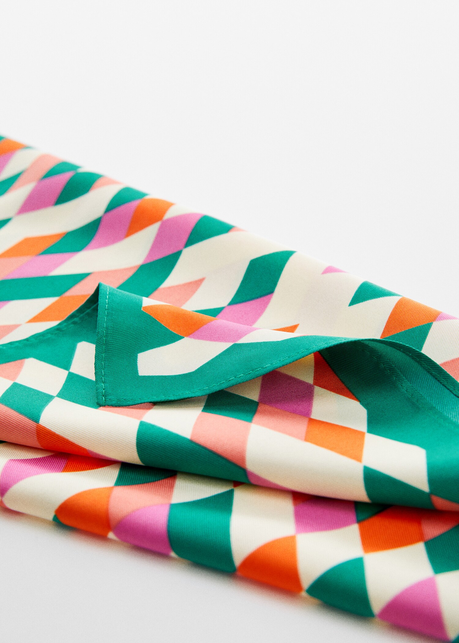 Geometric printed foulard - Details of the article 1