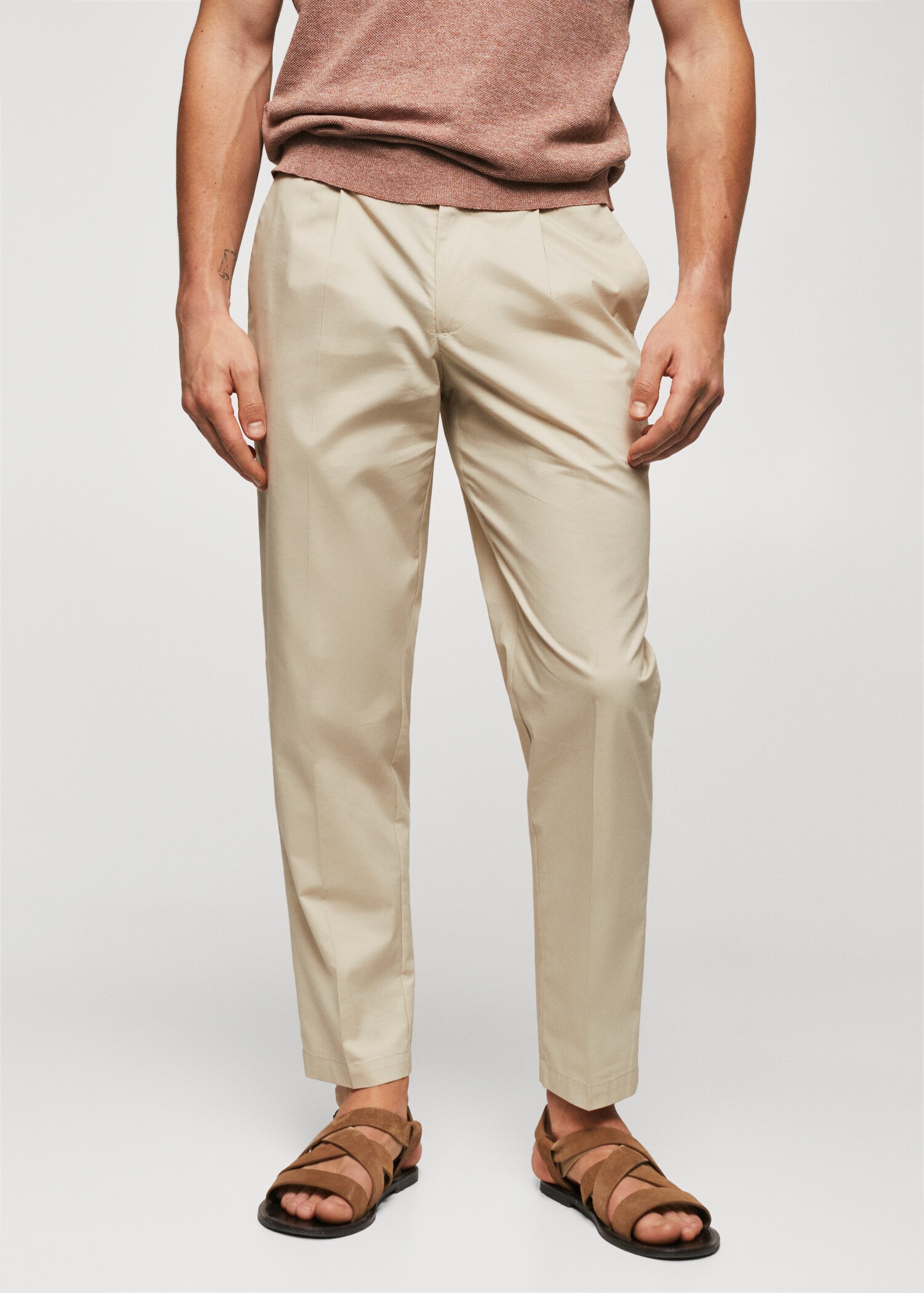 Pantalón pinzas algodón - Plano medio