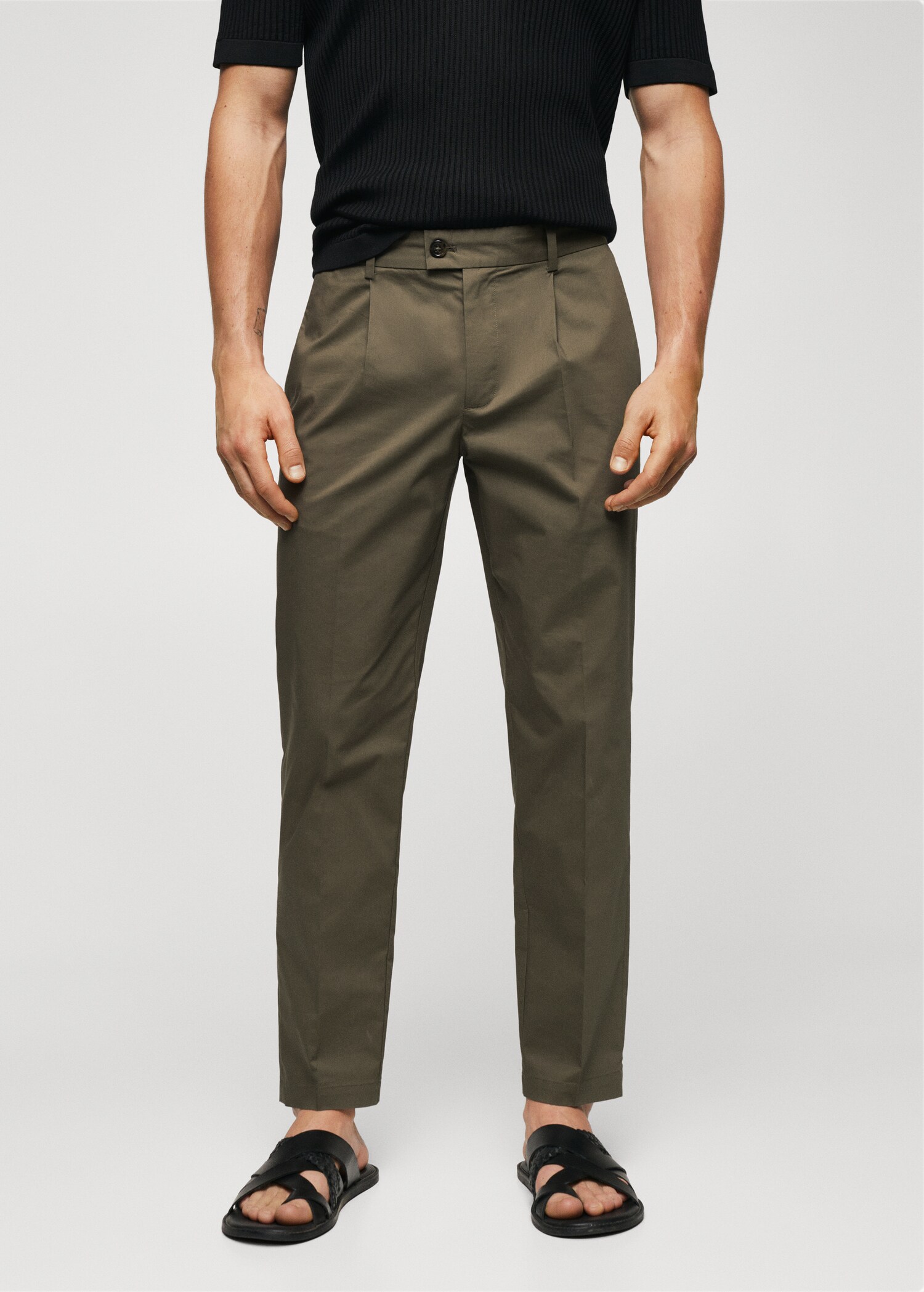 Pantalón pinzas algodón - Plano medio