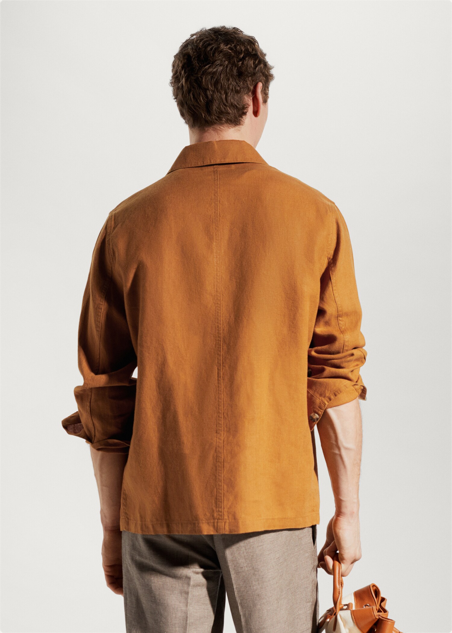 เสื้อโอเวอร์เชิ้ตผ้าลินิน 100% มีกระเป๋า - ด้านหลังของสินค้า