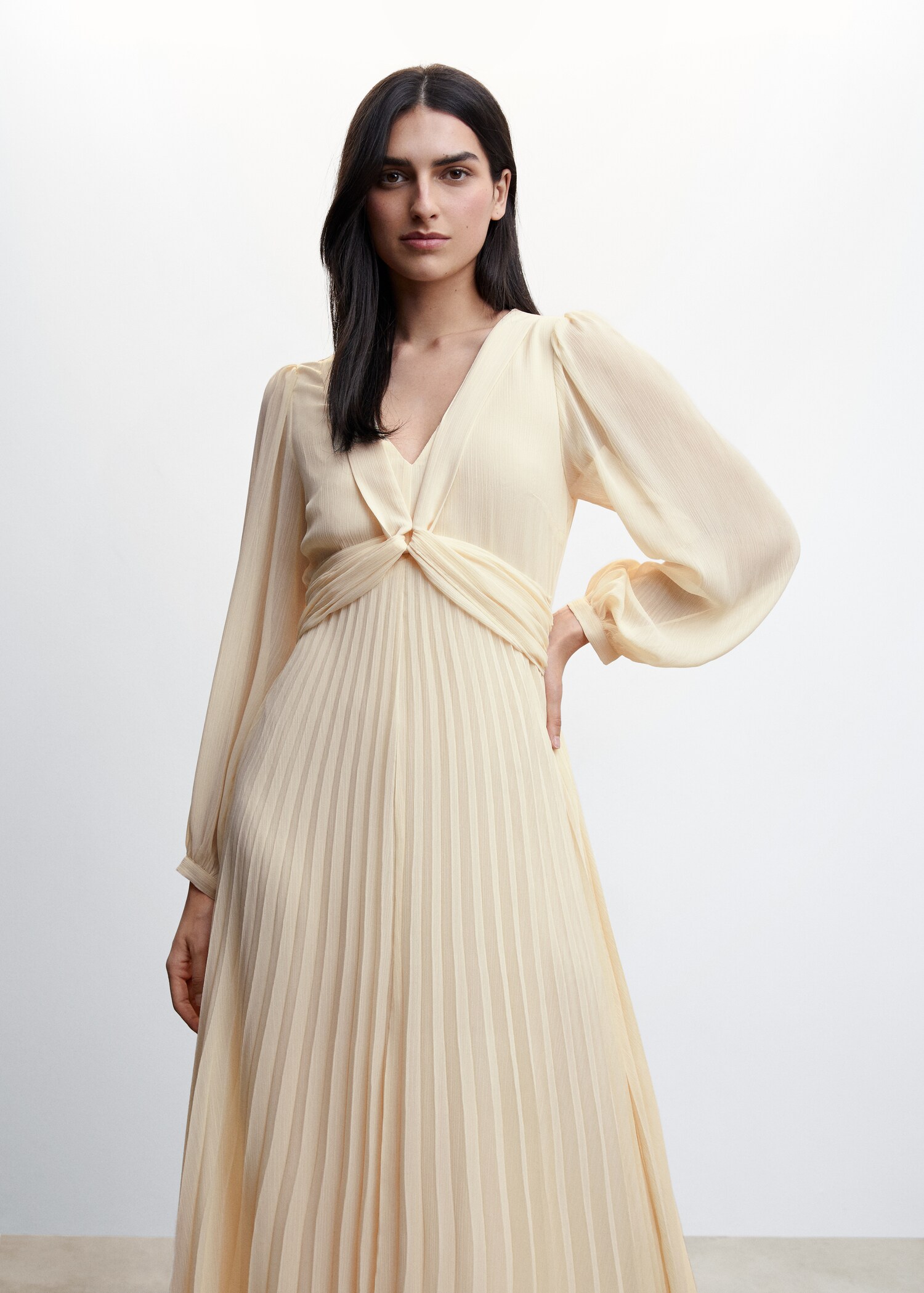 Vestido detalle plisado - Plano medio