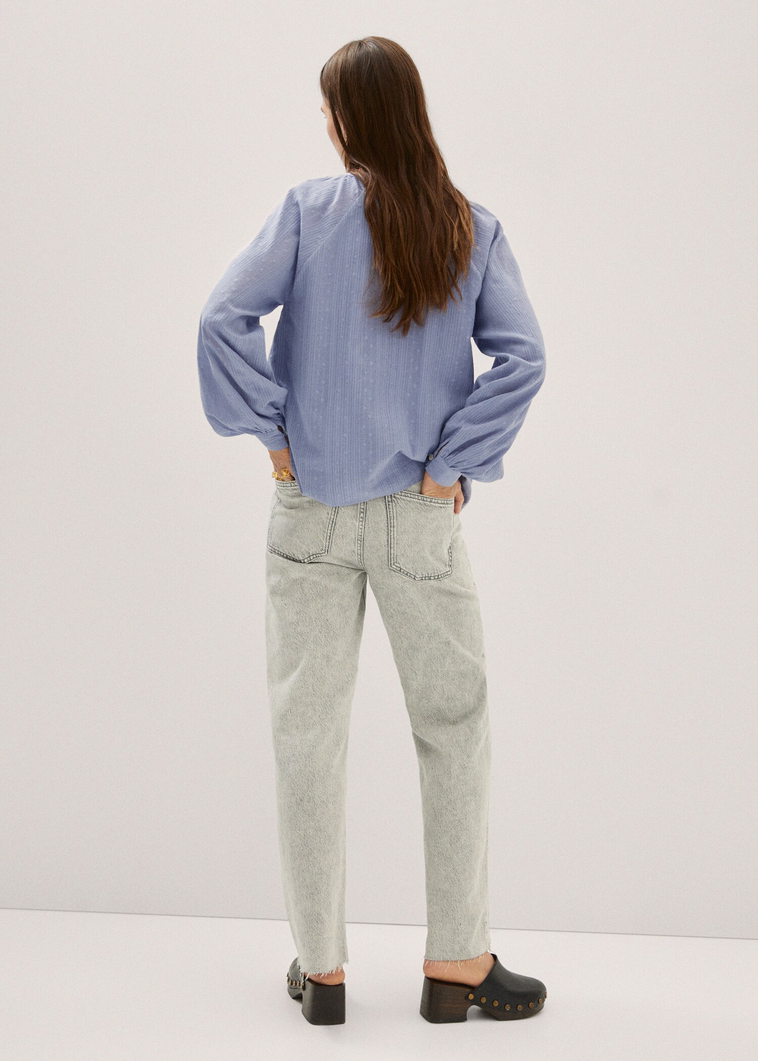 Blusa plumeti bordado - Reverso del artículo