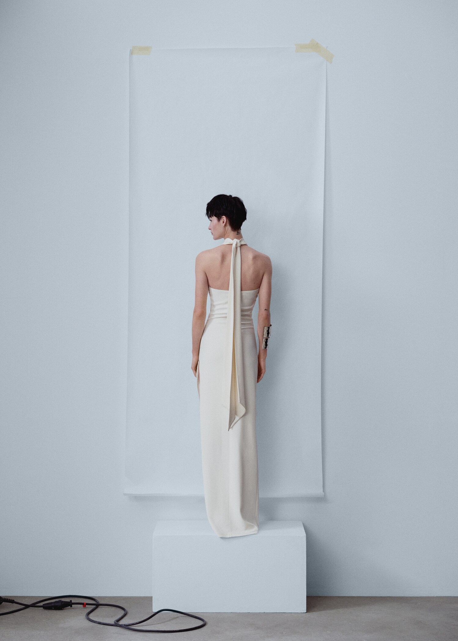 Maxi flower dress with opening - Reverse of the article