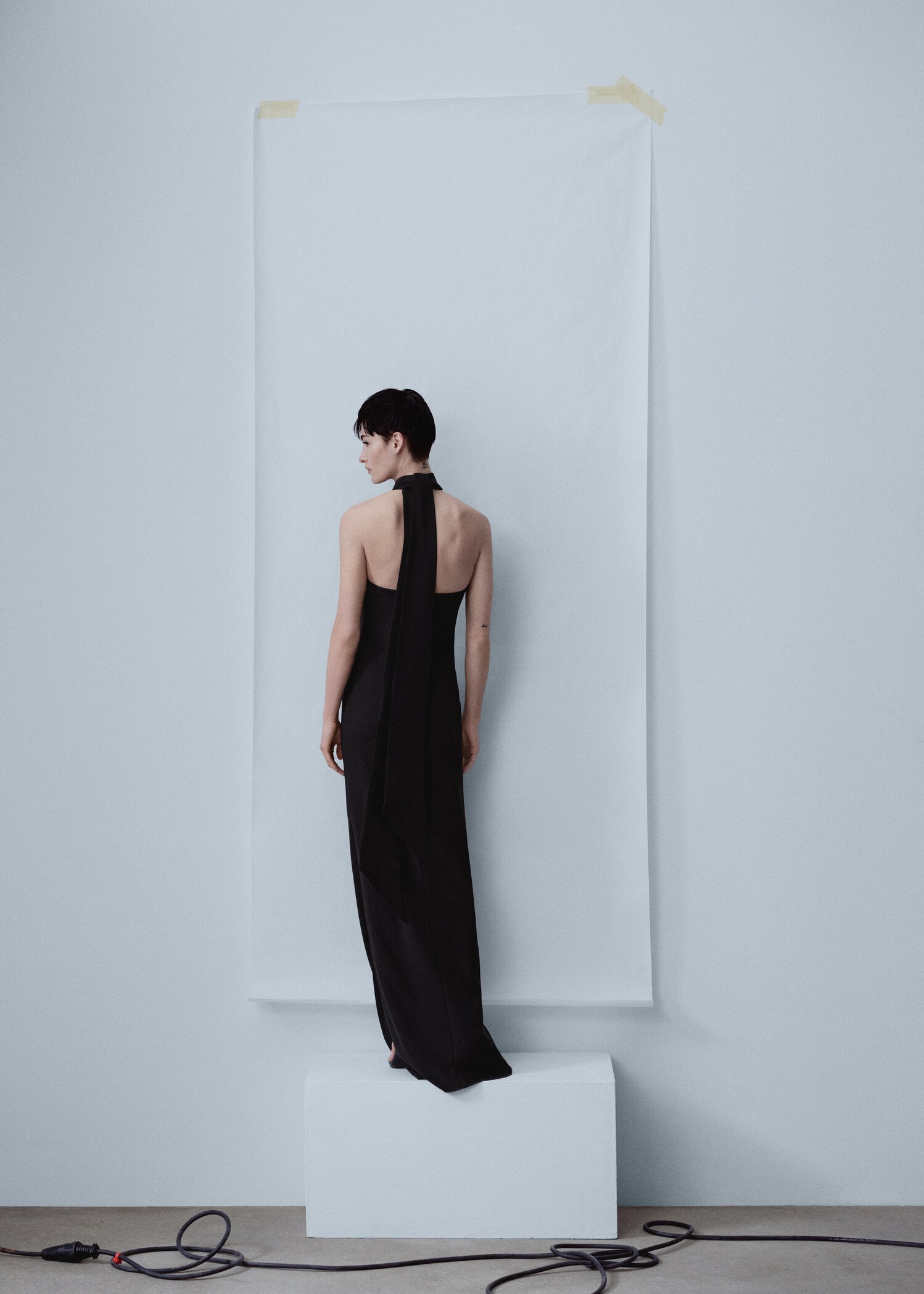Maxi flower dress with opening - Reverse of the article