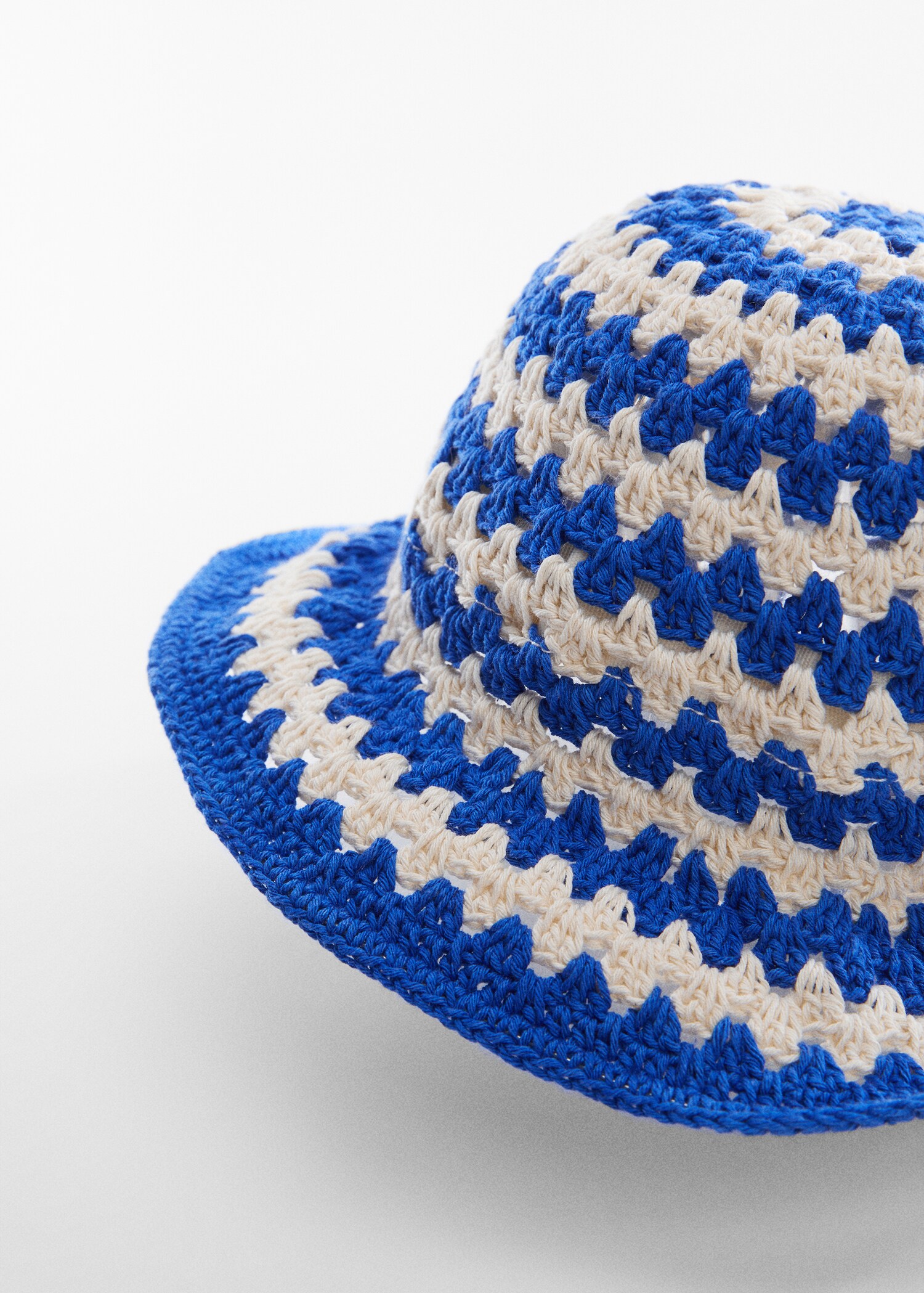 Gorro bucket crochet - Plano medio