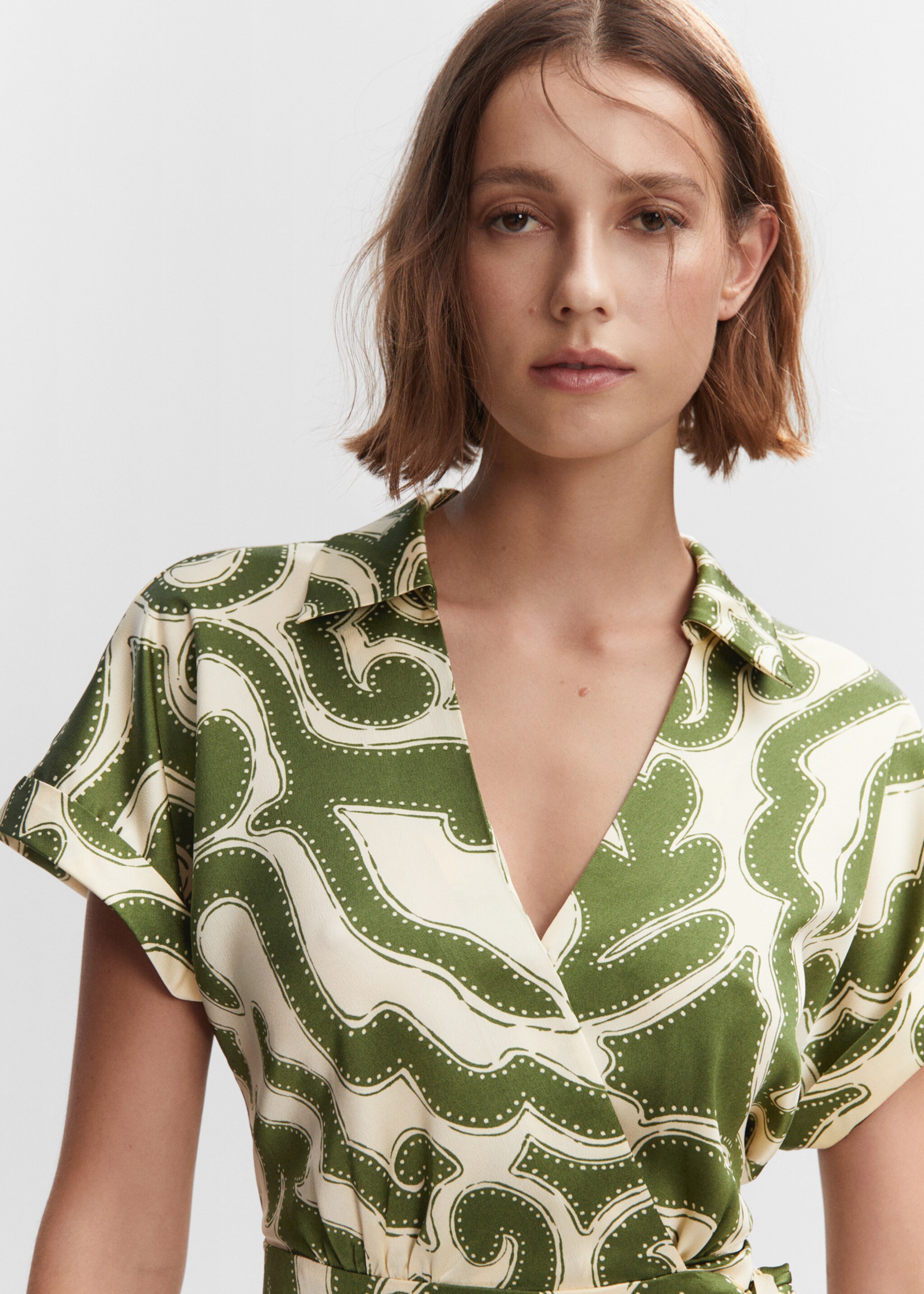 Print wrap dress - Details of the article 1, Green. Ref: 47017118-00.