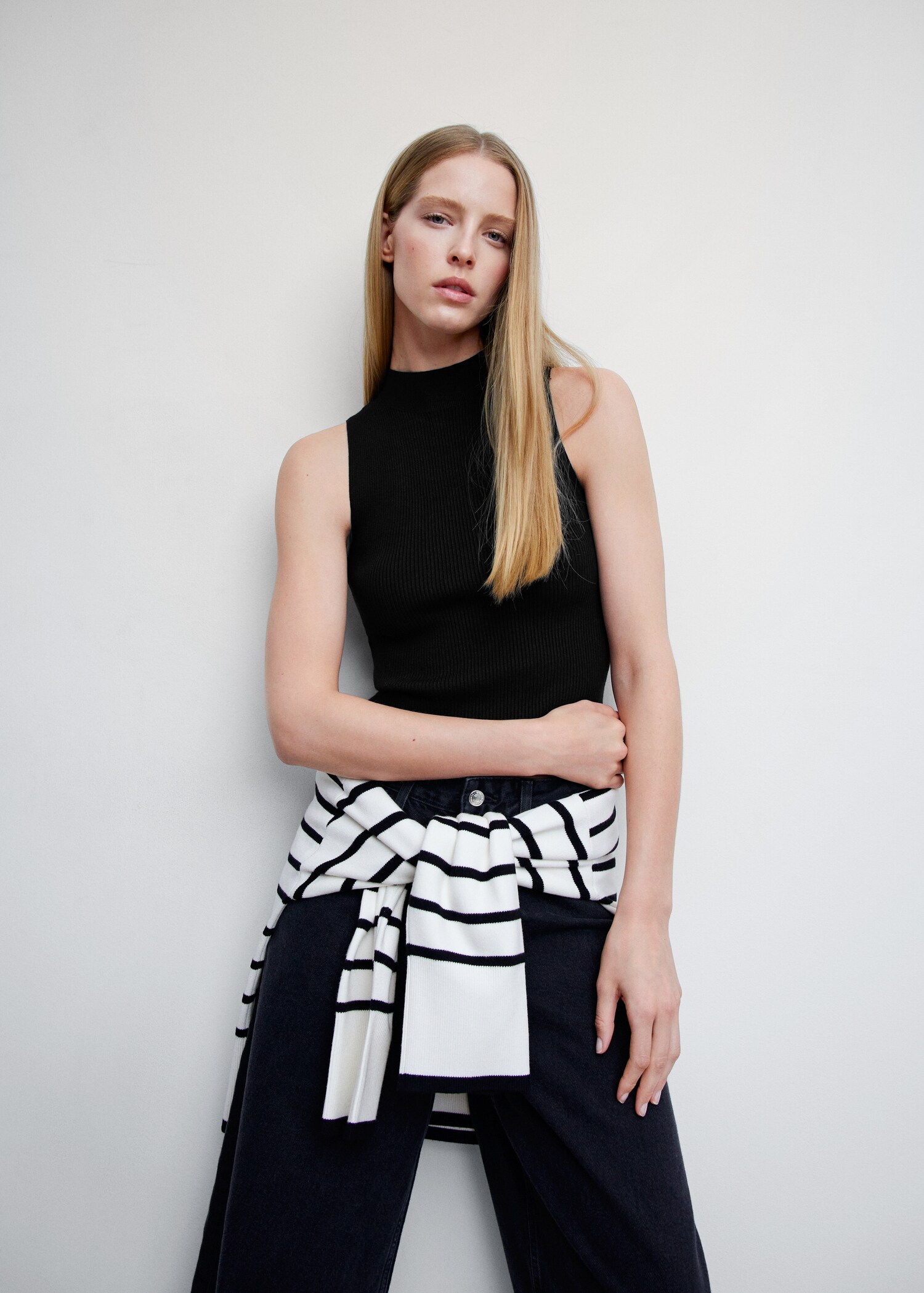 High collar ribbed top - Details of the article 2