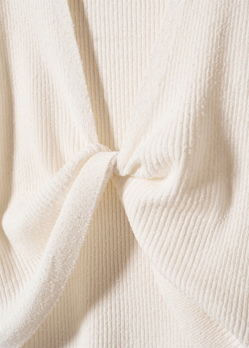 Knitted top with knot detail