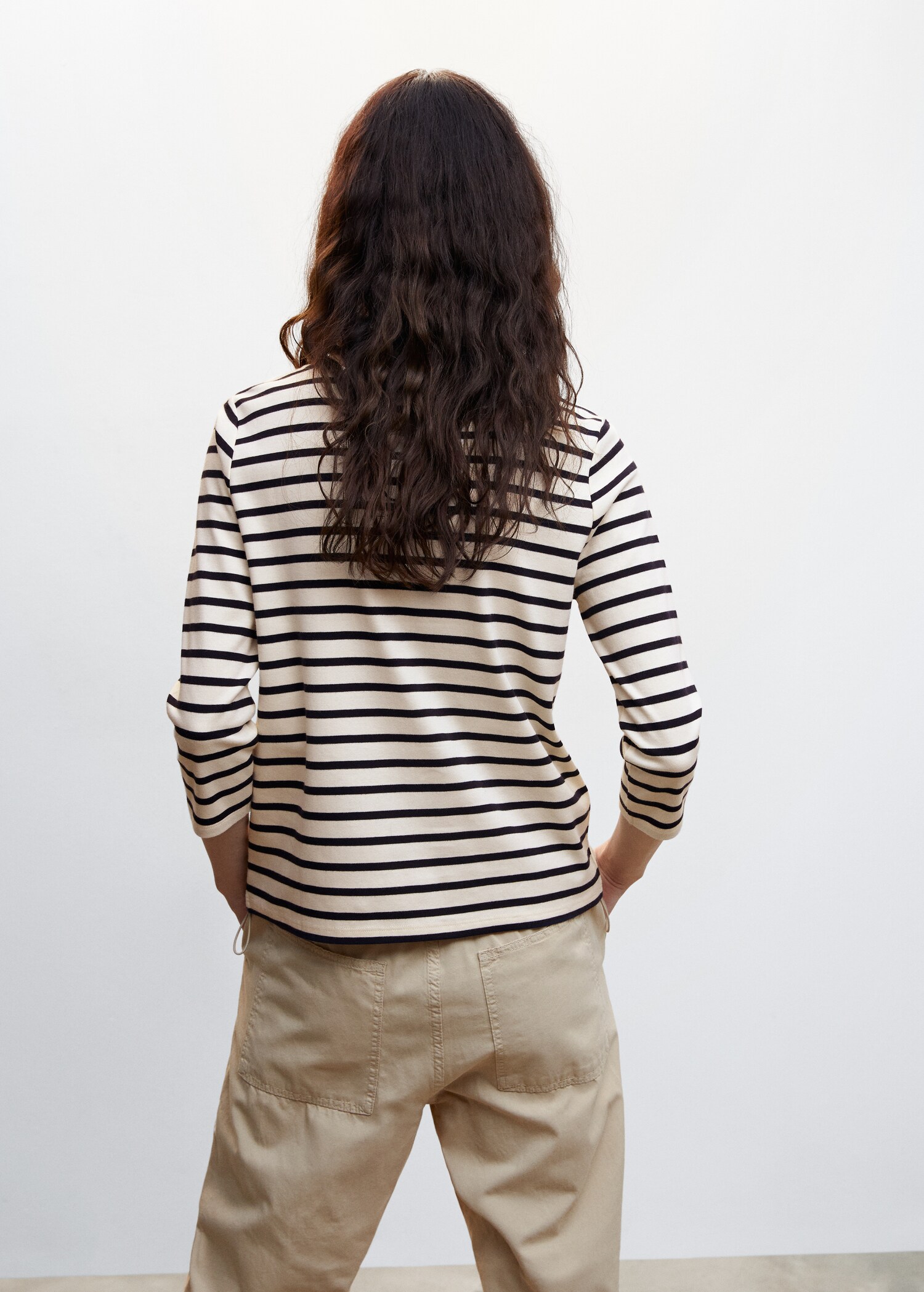 Buttoned striped T-shirt - Reverse of the article