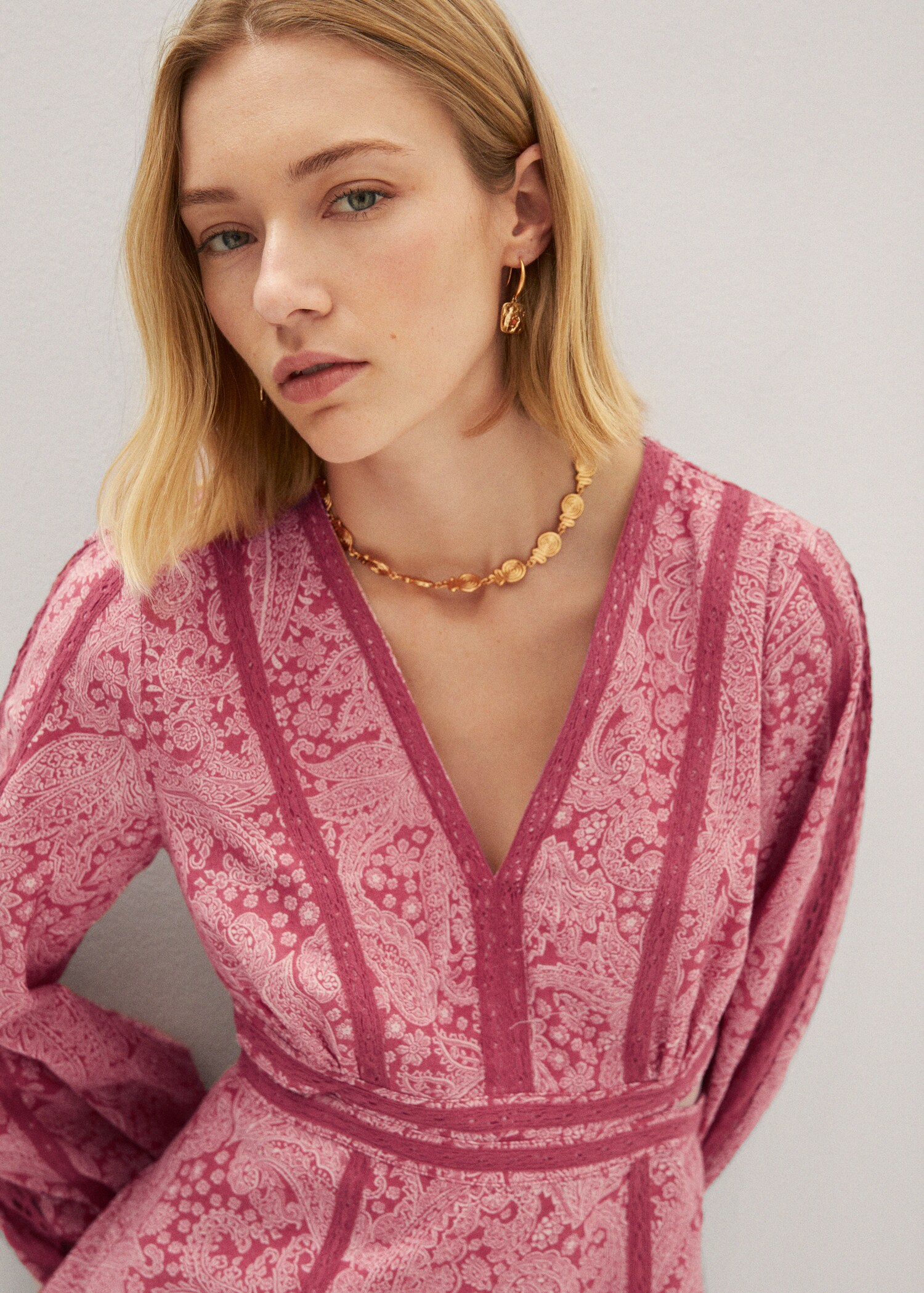 Paisley dress with openings - Details of the article 1