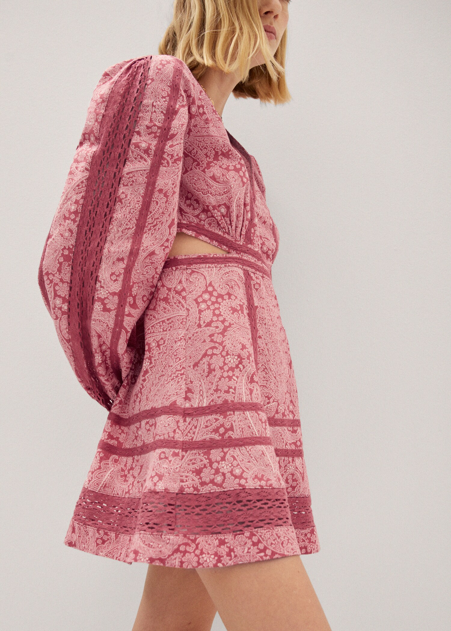 Paisley dress with openings - Details of the article 6