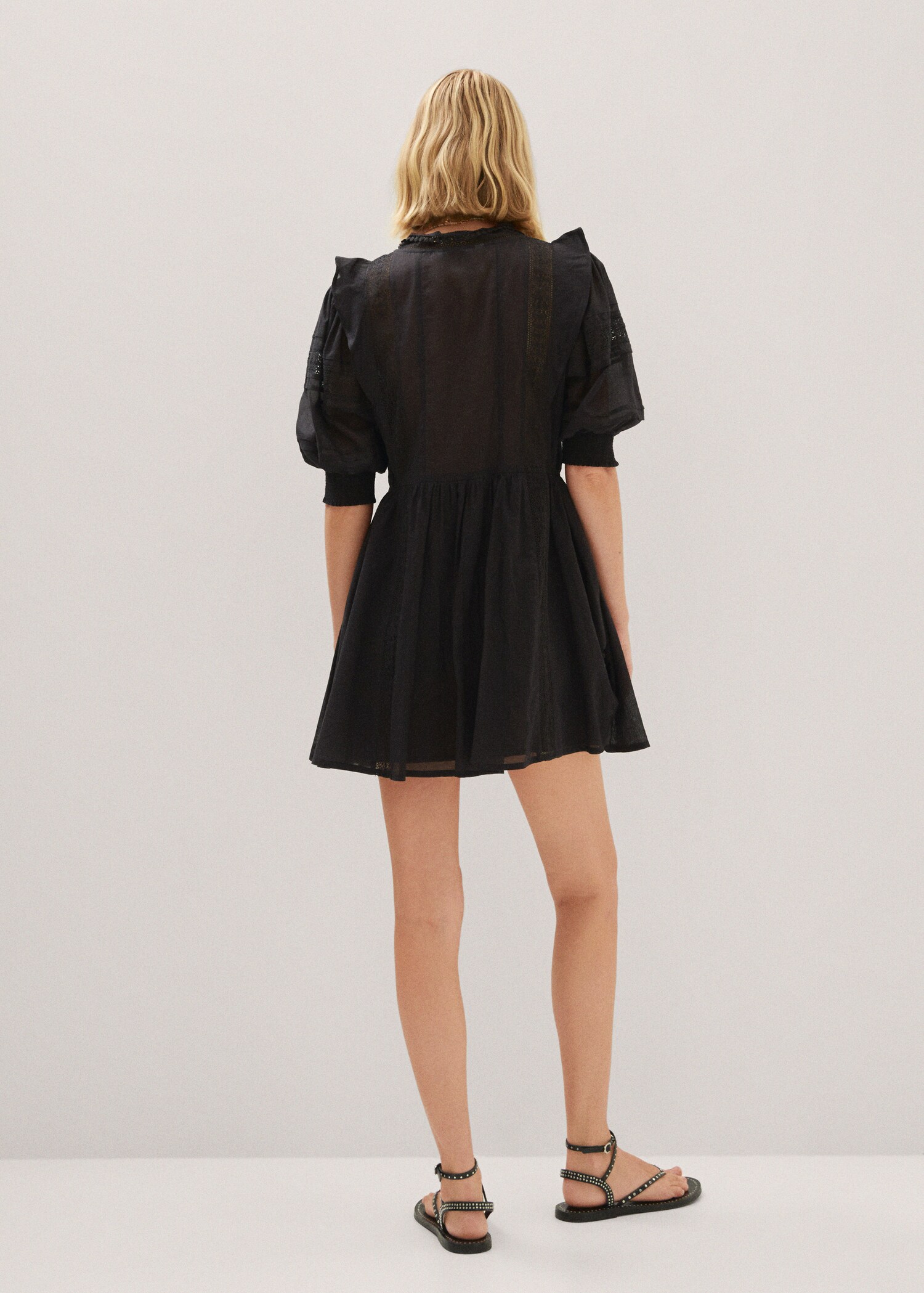 Puff-sleeved embroidered dress - Reverse of the article