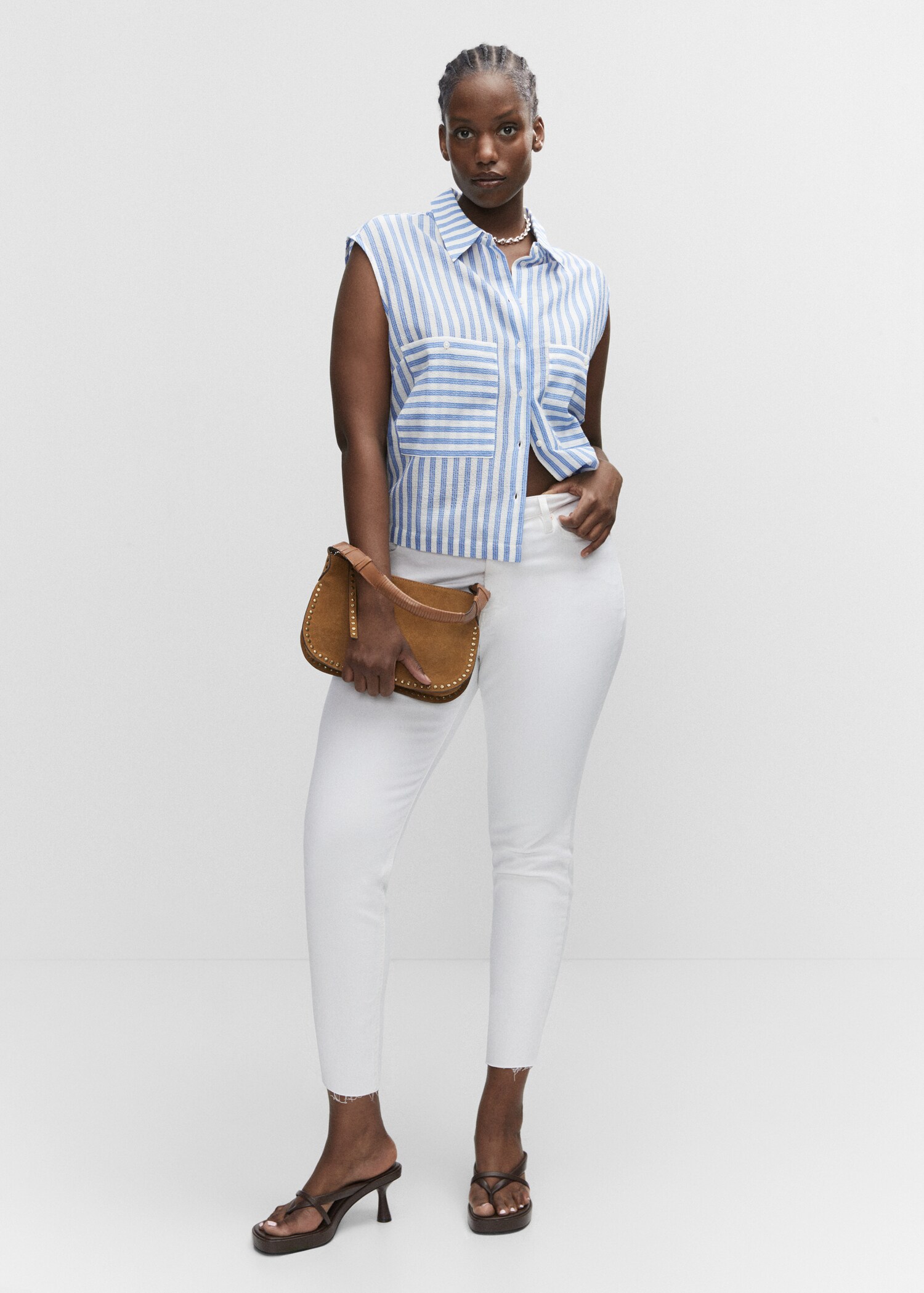 Sleeveless printed shirt - Details of the article 3
