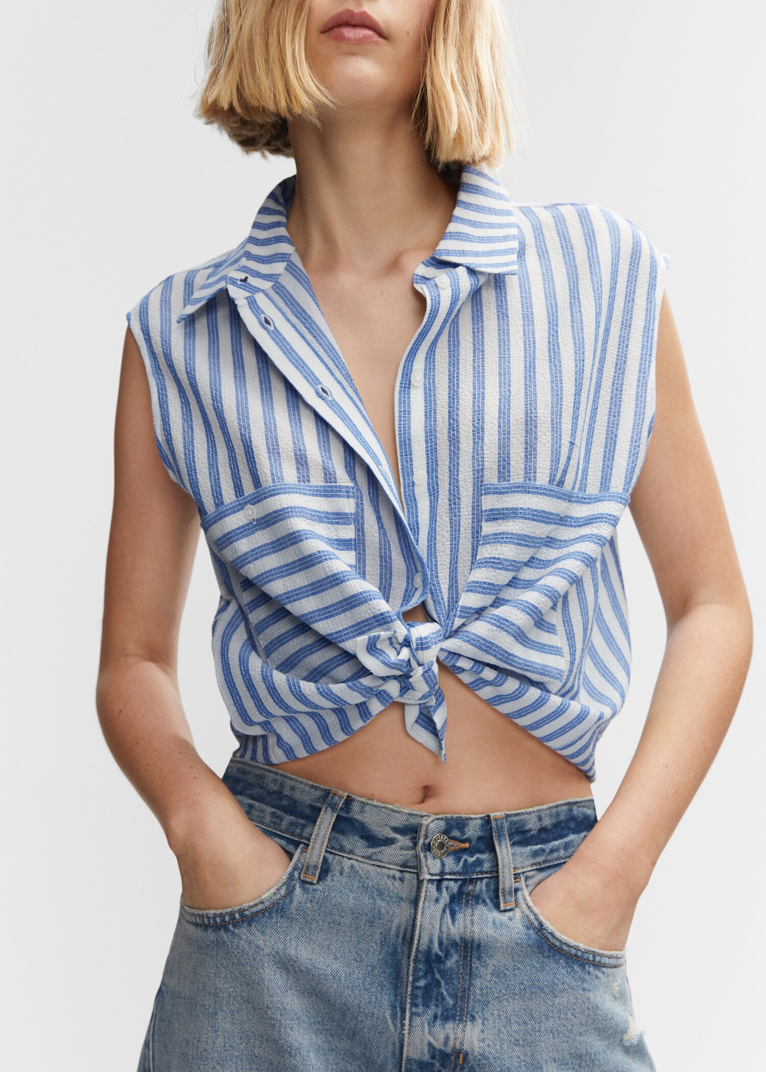 Sleeveless printed shirt - Details of the article 6