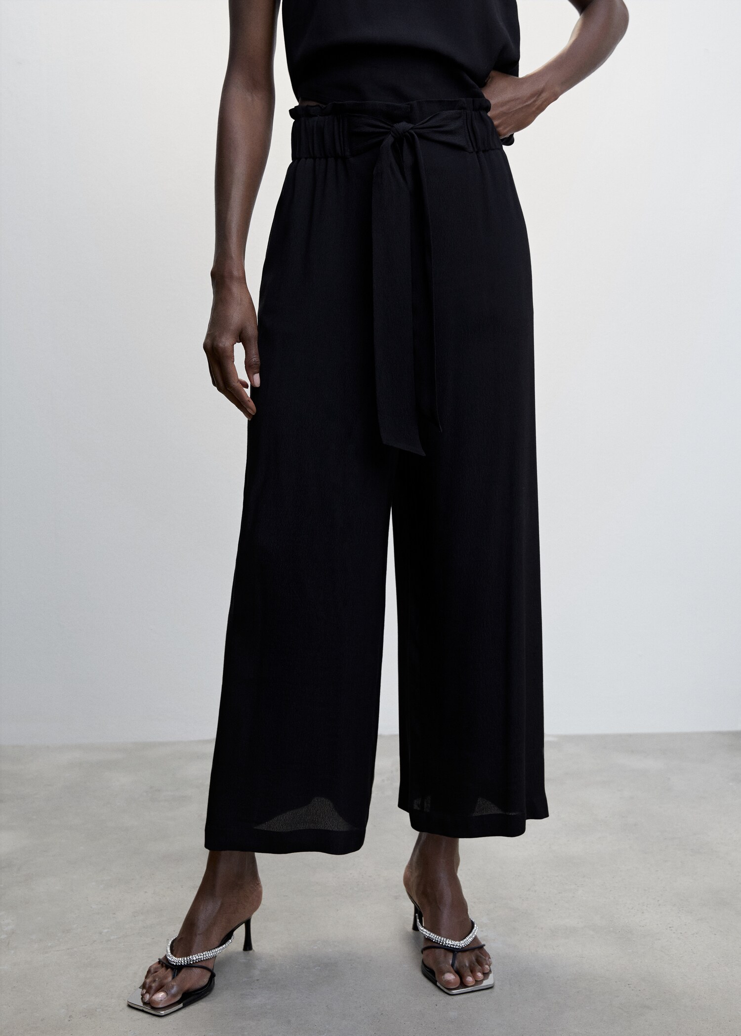 Jupe-culotte nœud - Plan moyen