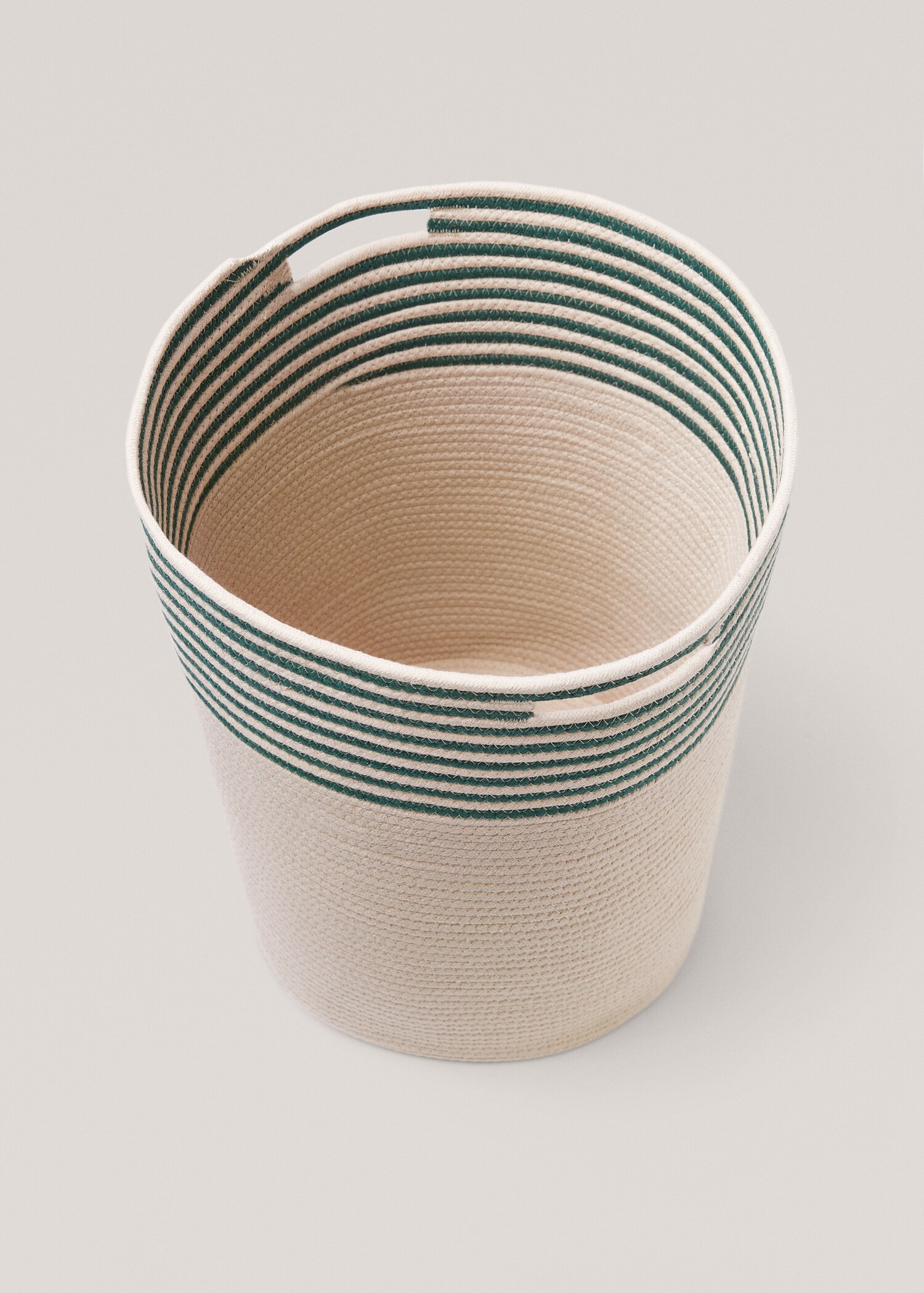 Basket with white handle  - Details of the article 1