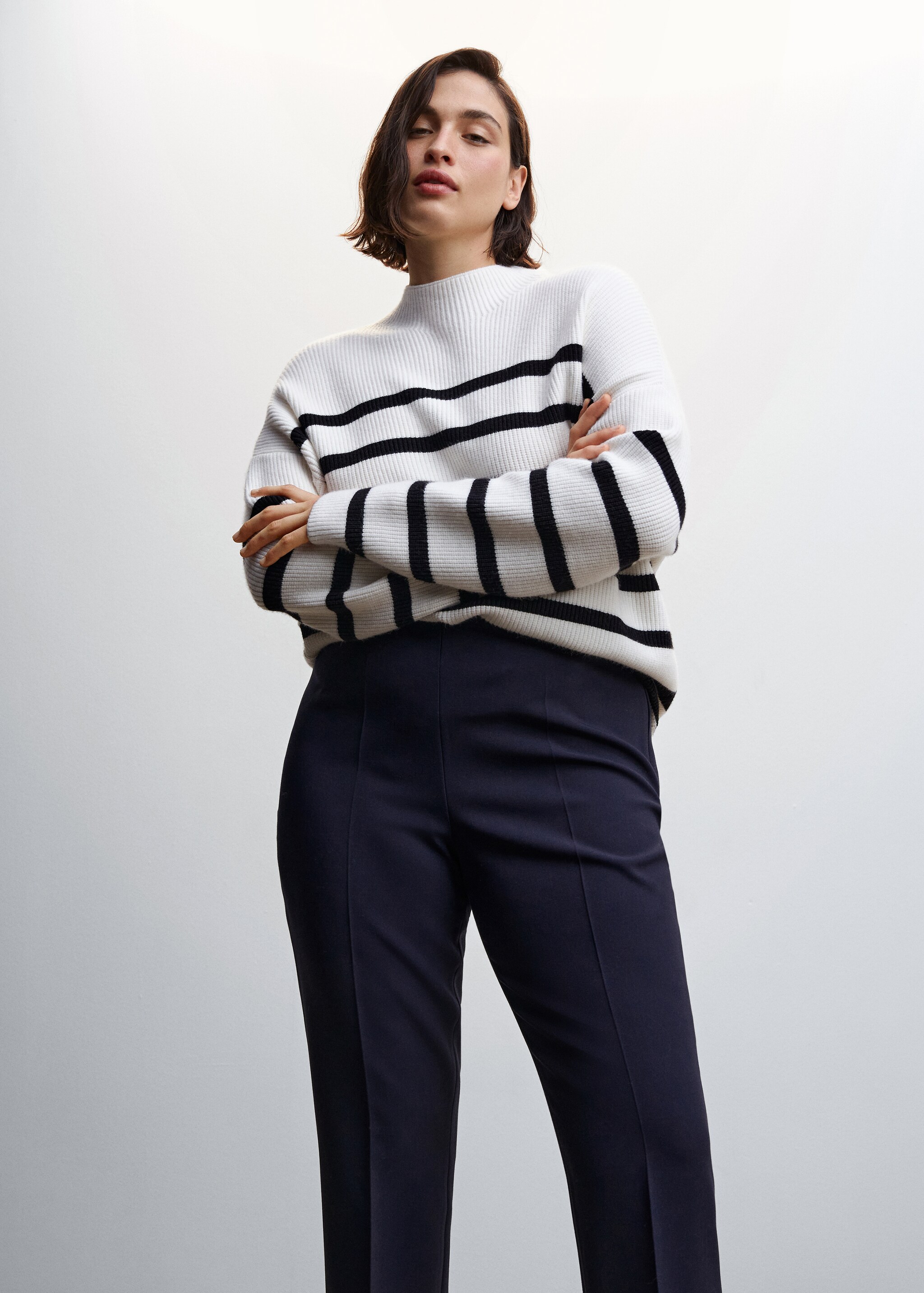 Straight-cut crop trousers - Details of the article 5