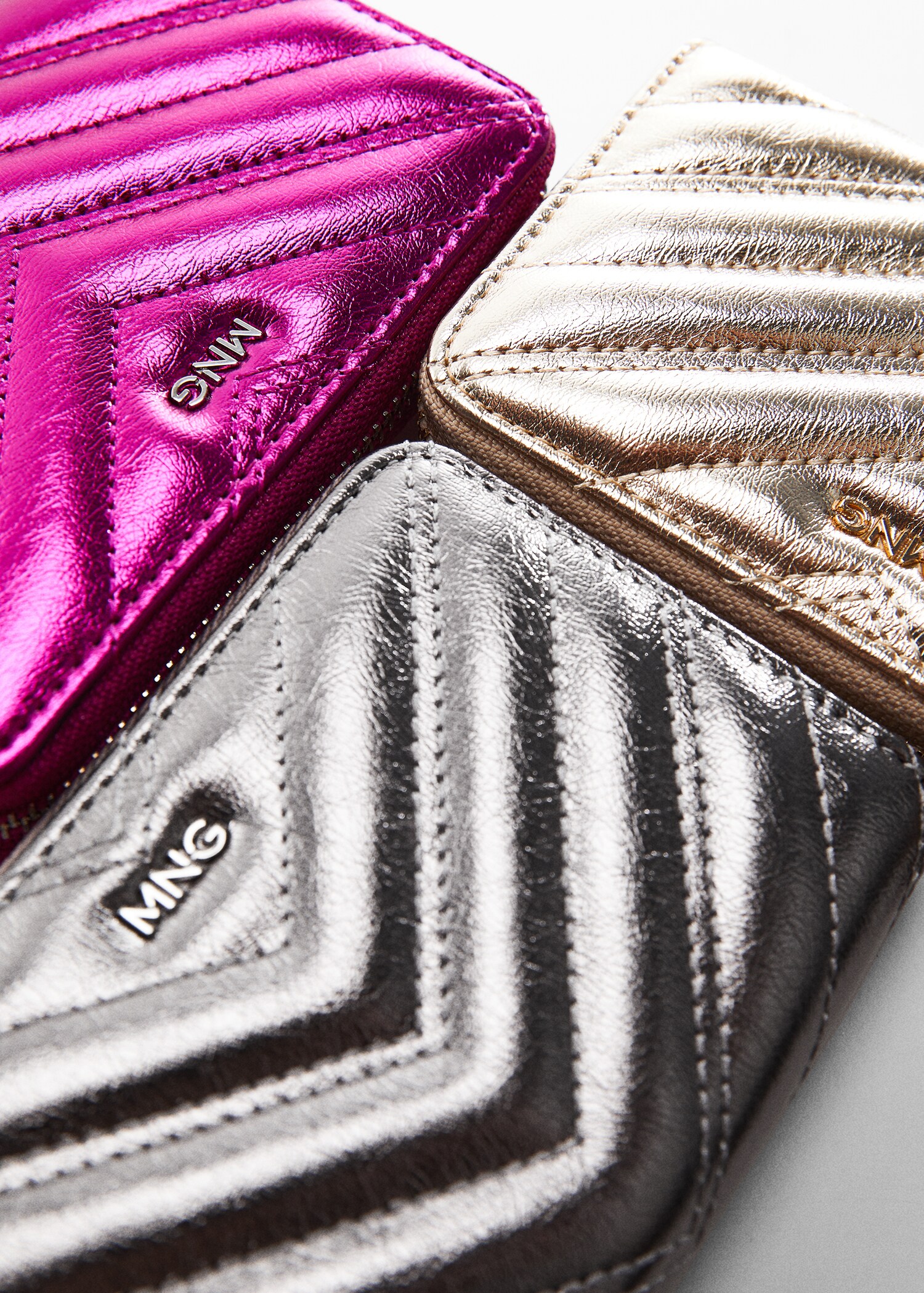 Padded metallic wallet - Details of the article 5