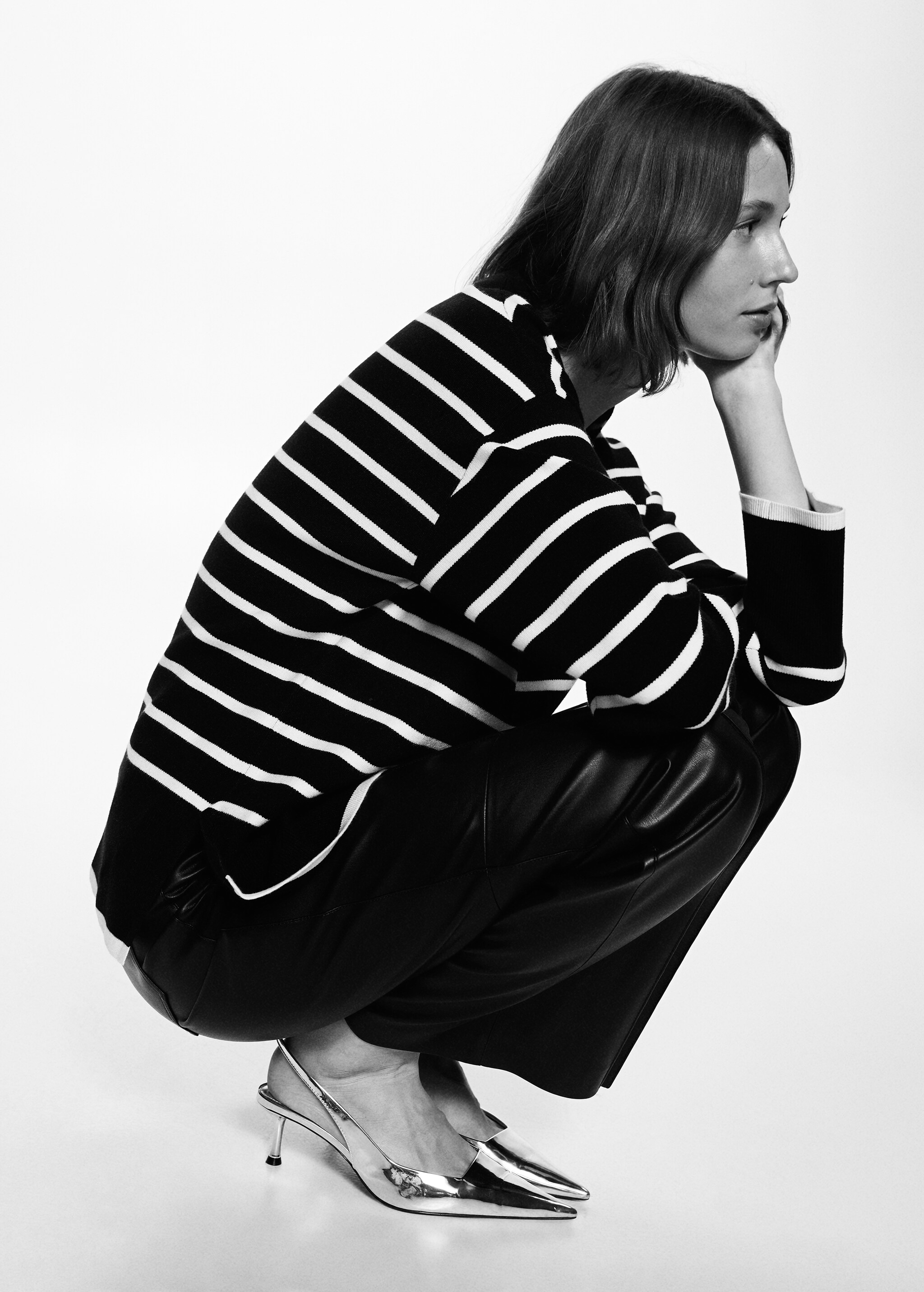 Oversized striped sweater - Details of the article 2